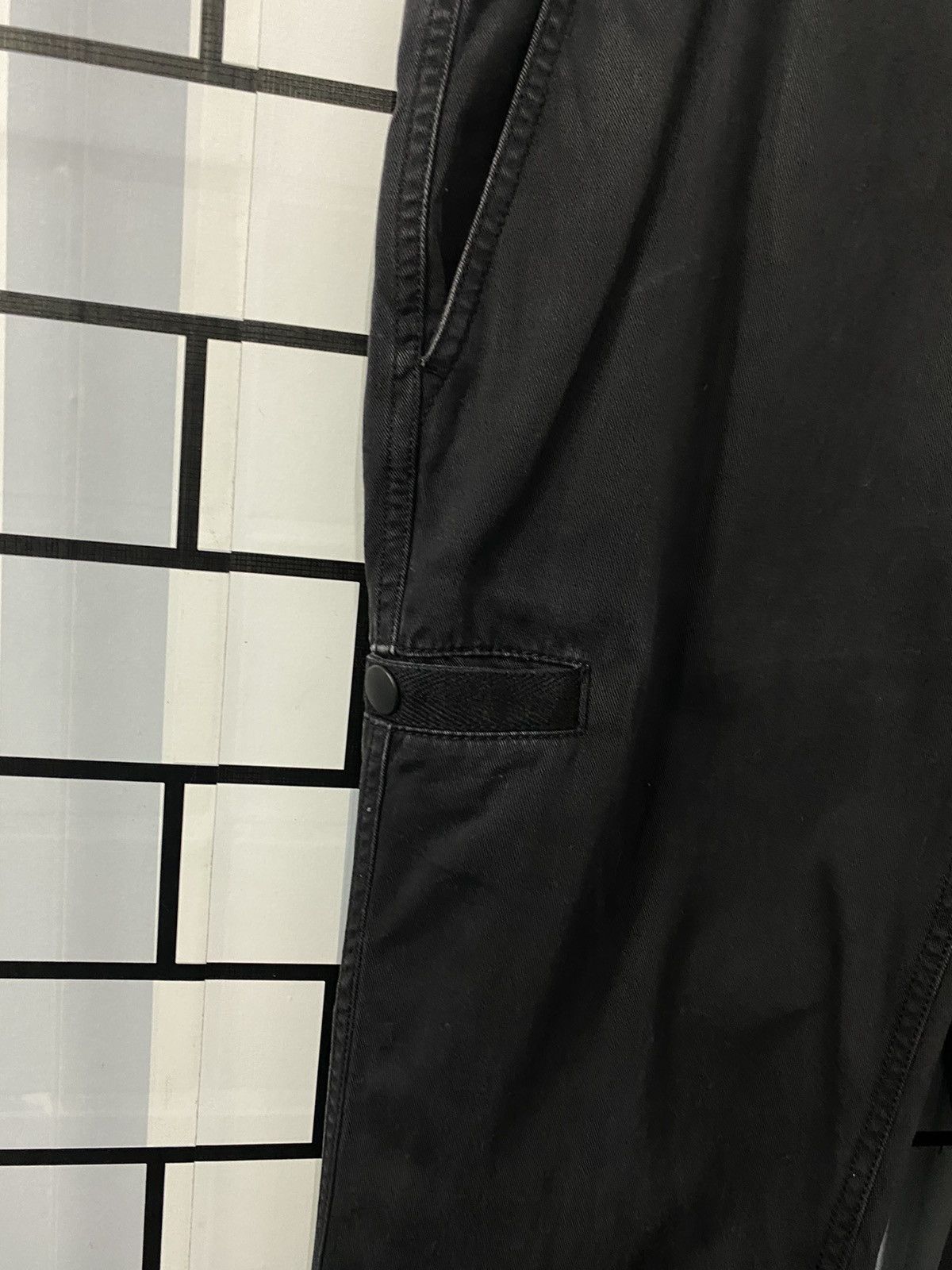 Designer × Japanese Brand Frequent Japan Black Cargo Jogger Pants Size US 33 - 5 Thumbnail