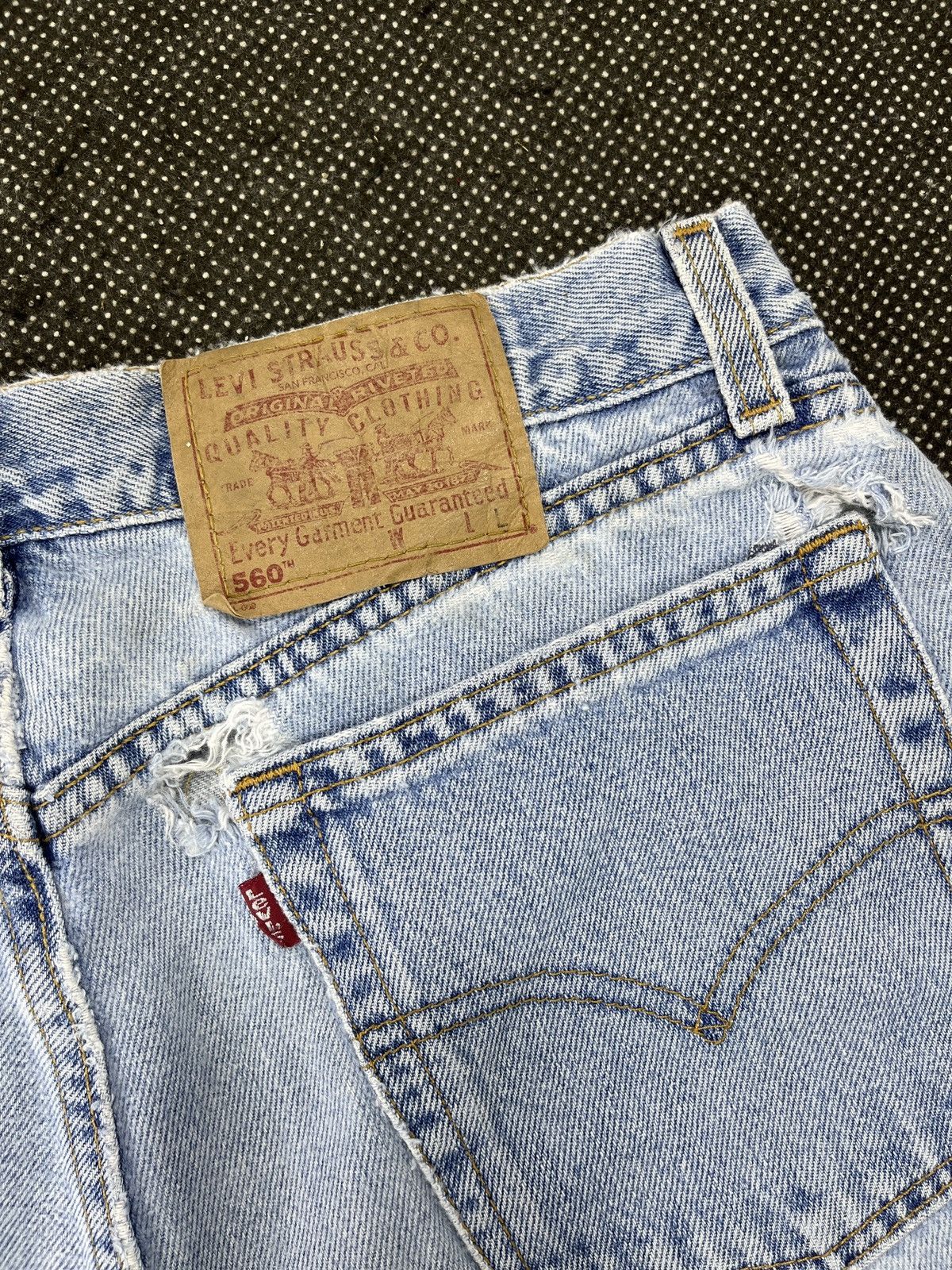 Levi's × Vintage 90s Vintage Distressed Levis 560 Light Wash Jeans - J445 Size US 32 / EU 48 - 14 Thumbnail