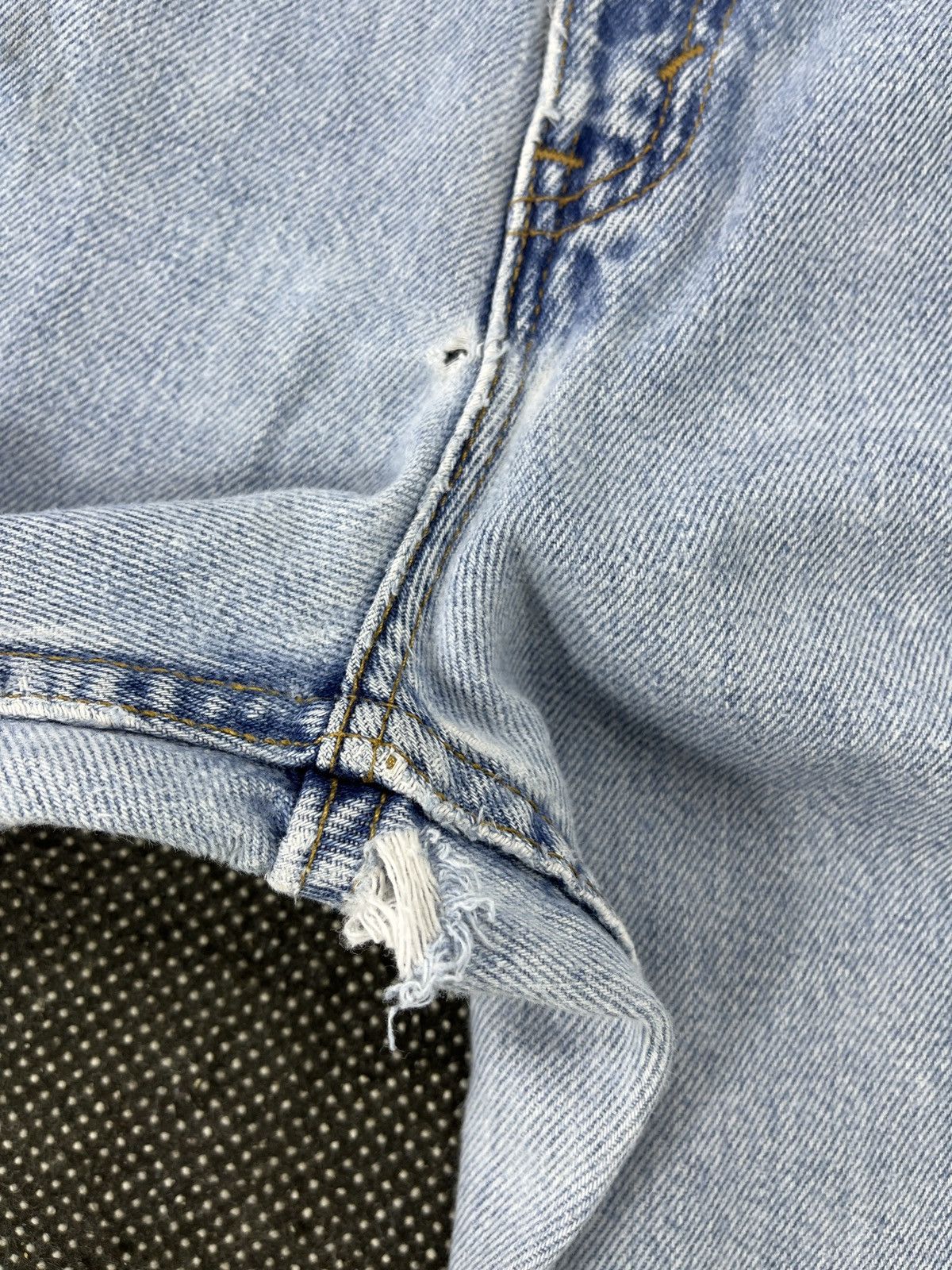 Levi's × Vintage 90s Vintage Distressed Levis 560 Light Wash Jeans - J445 Size US 32 / EU 48 - 11 Thumbnail