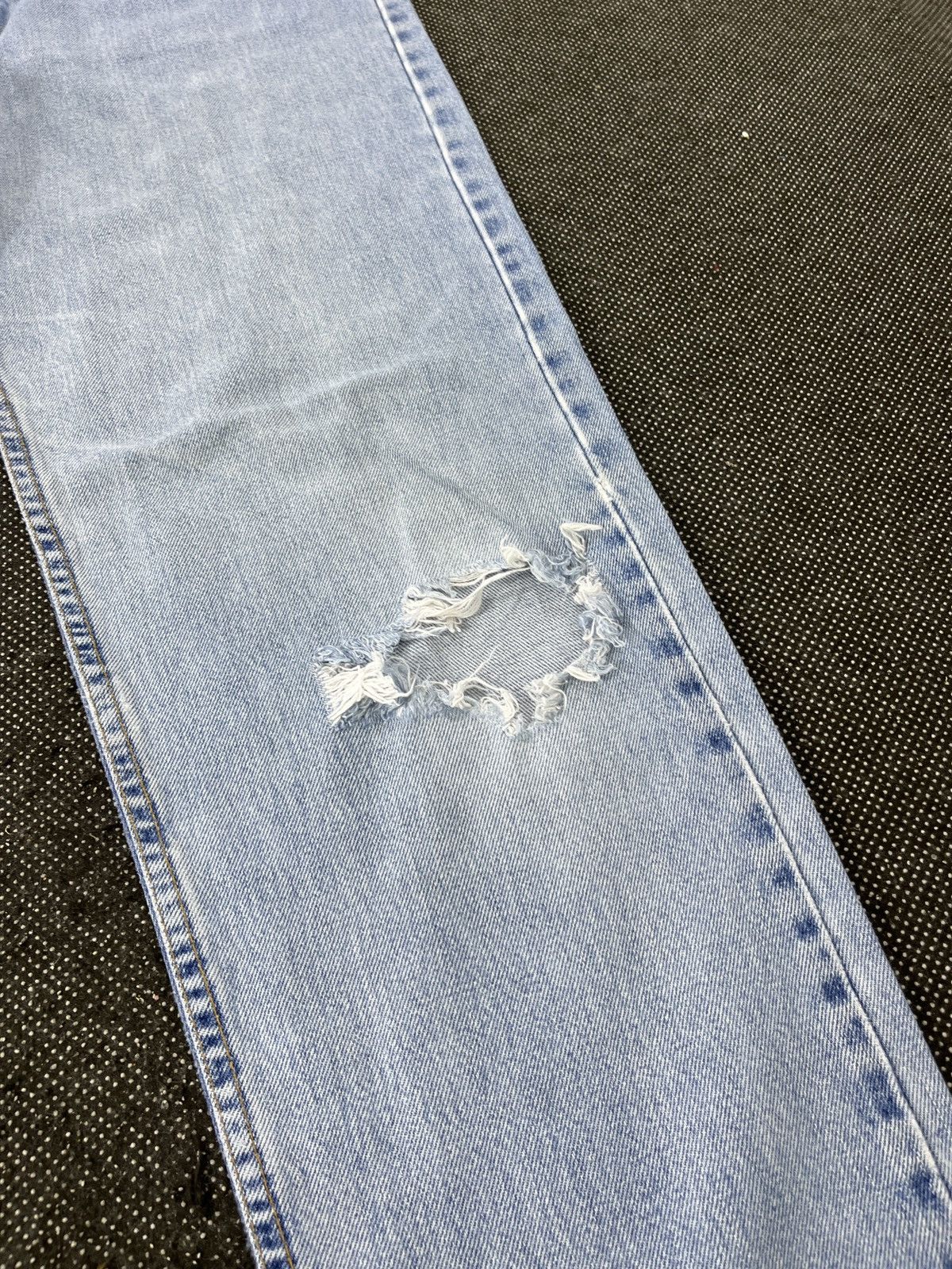Levi's × Vintage 90s Vintage Distressed Levis 560 Light Wash Jeans - J445 Size US 32 / EU 48 - 5 Thumbnail