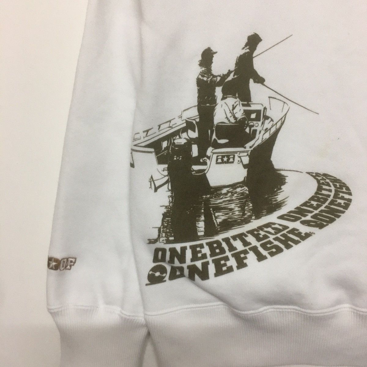 Other Vintage One Bite One Fishe Sweatshirt Crewneck BigLogo Size US M / EU 48-50 / 2 - 8 Thumbnail
