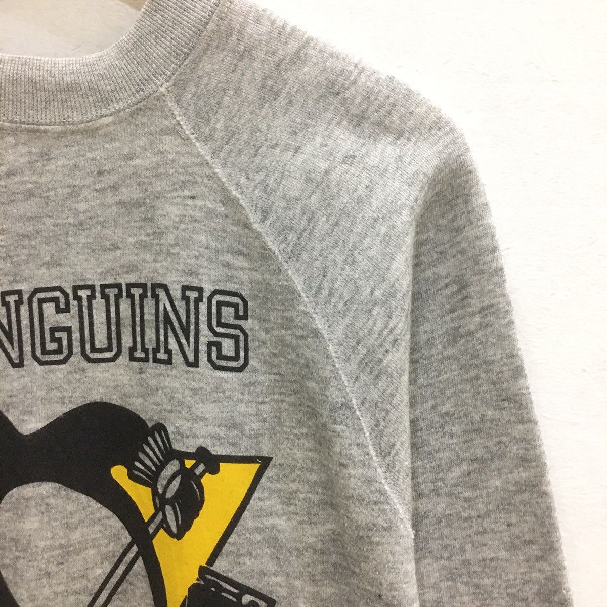 Vintage Vintage 90's Penguins Sweatshirt Biglogo Penguins Play Ski Size US M / EU 48-50 / 2 - 4 Thumbnail
