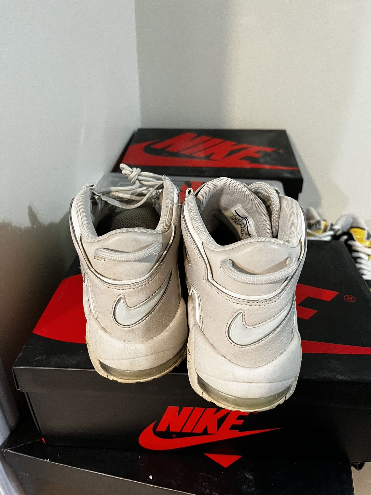 Nike Nike more uptempo 96’ light bone Size US 9 / EU 42 - 5 Thumbnail