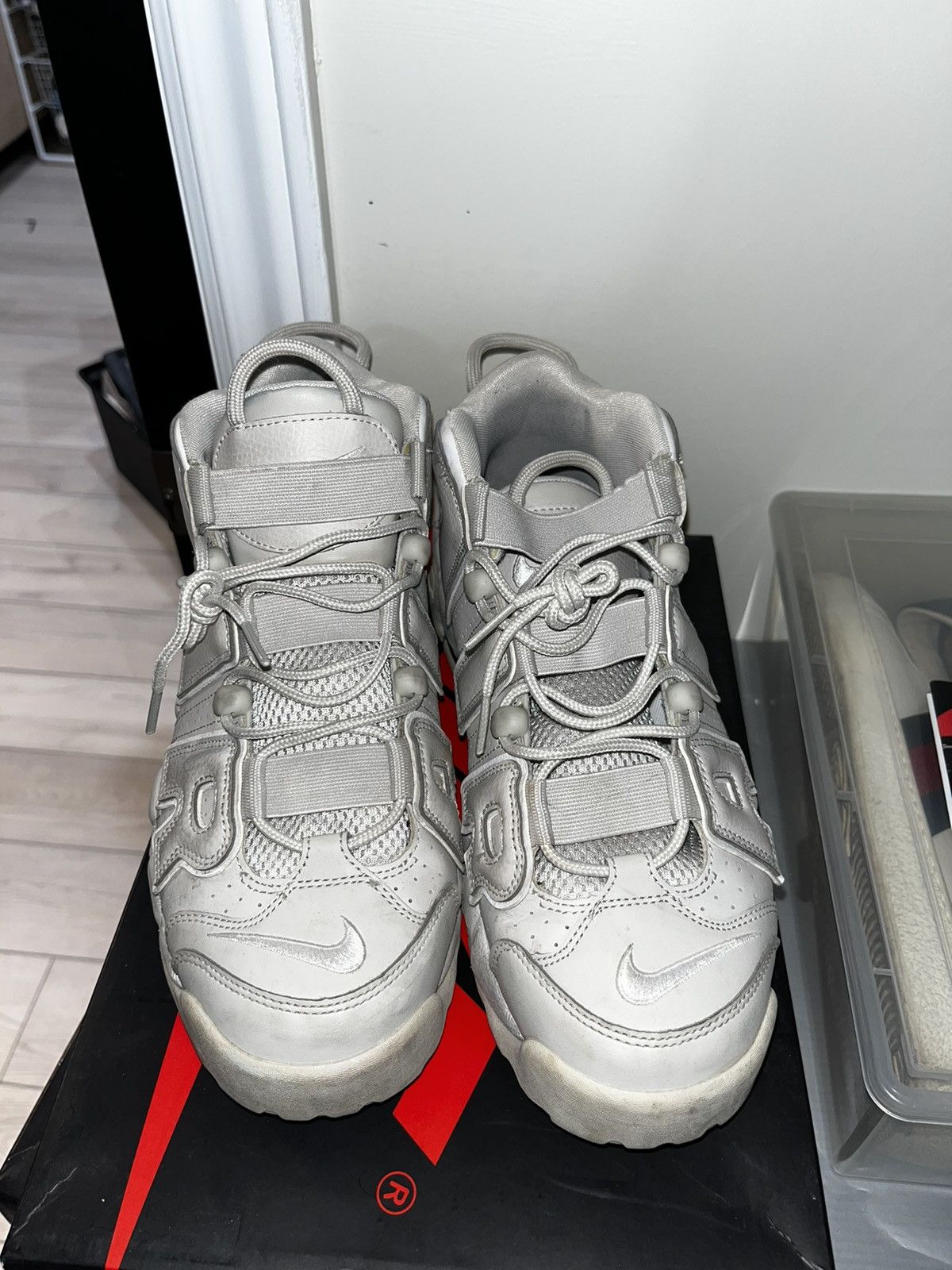 Nike Nike more uptempo 96’ light bone Size US 9 / EU 42 - 3 Thumbnail