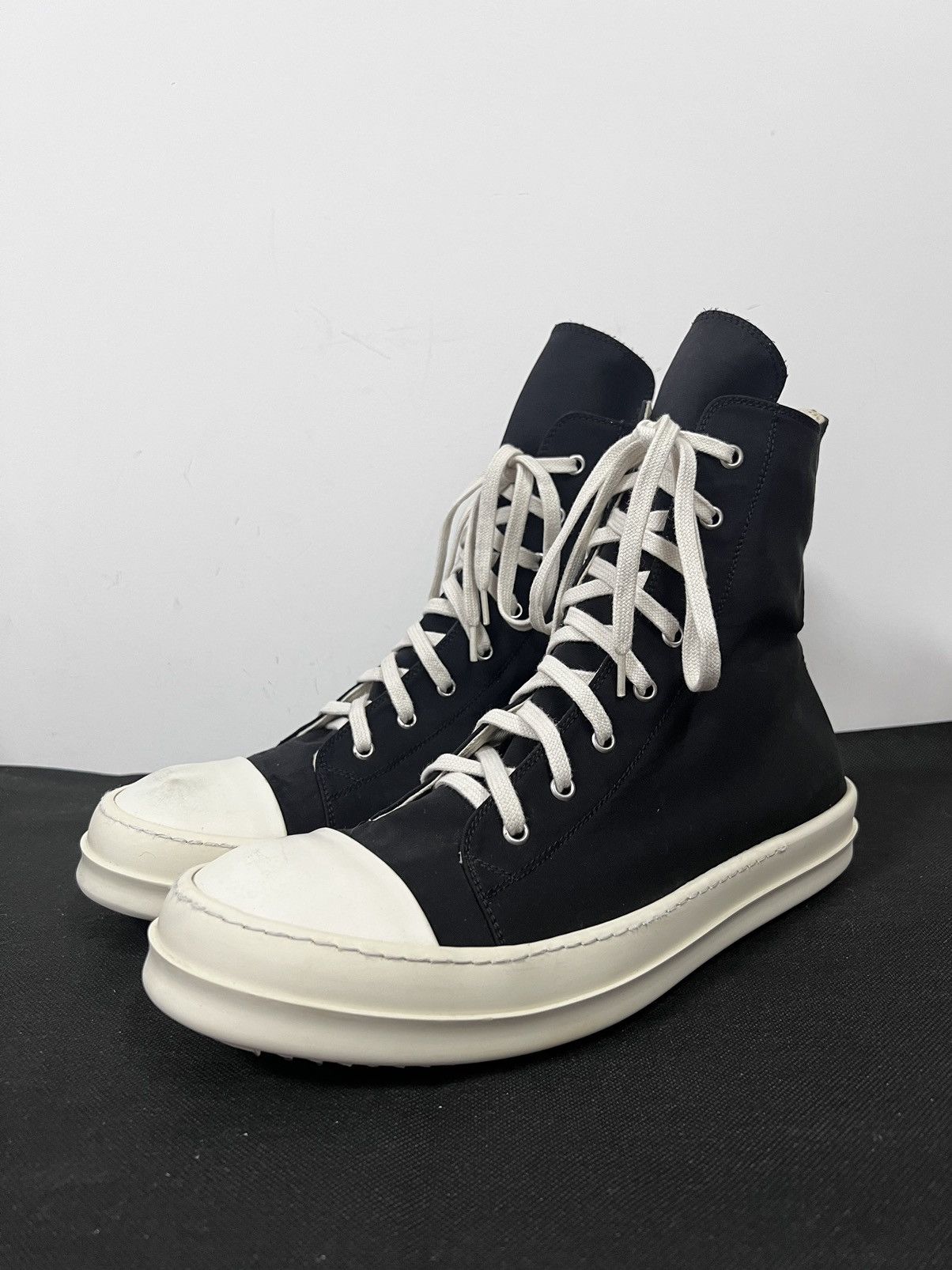 Gucci men’s slip ons (bee and star)