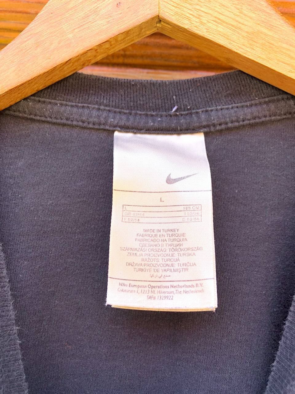 Vintage Vintage Nike T Shirt Size US L / EU 52-54 / 3 - 4 Thumbnail