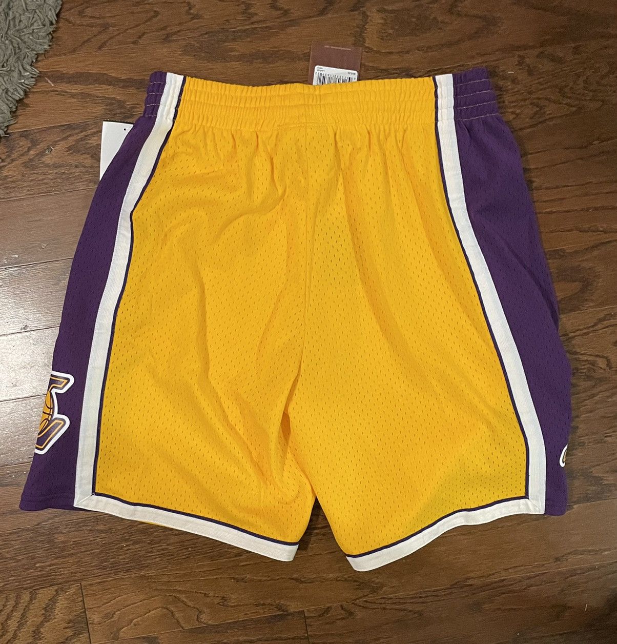 Mitchell & Ness Mitchell & Ness Lakers Shorts Size US 32 / EU 48 - 2 Thumbnail