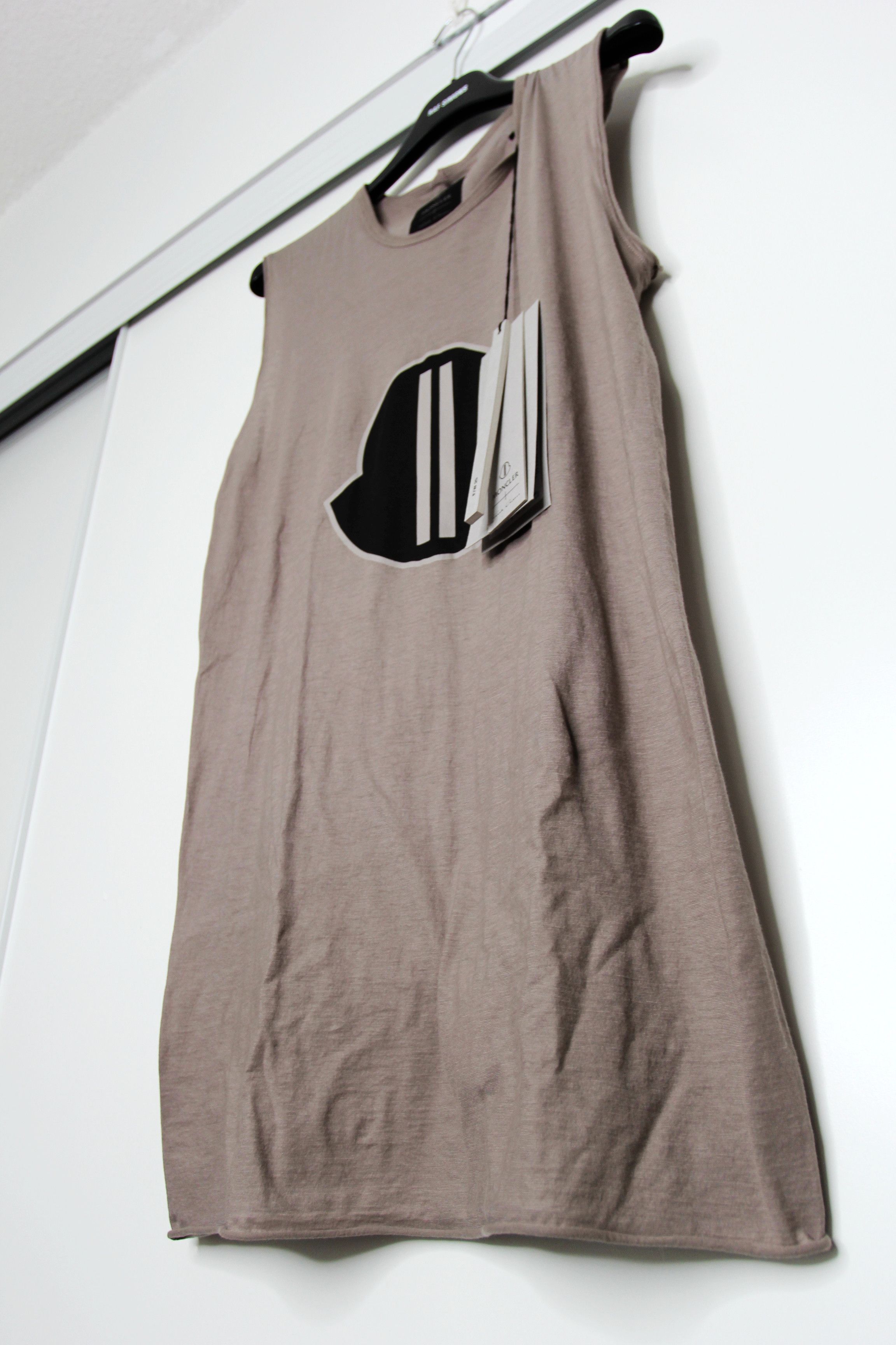 Moncler × Rick Owens BNWT AW20 RICK OWENS x MONCLER LOGO PRINT TANK TOP S Size US S / EU 44-46 / 1 - 5 Thumbnail