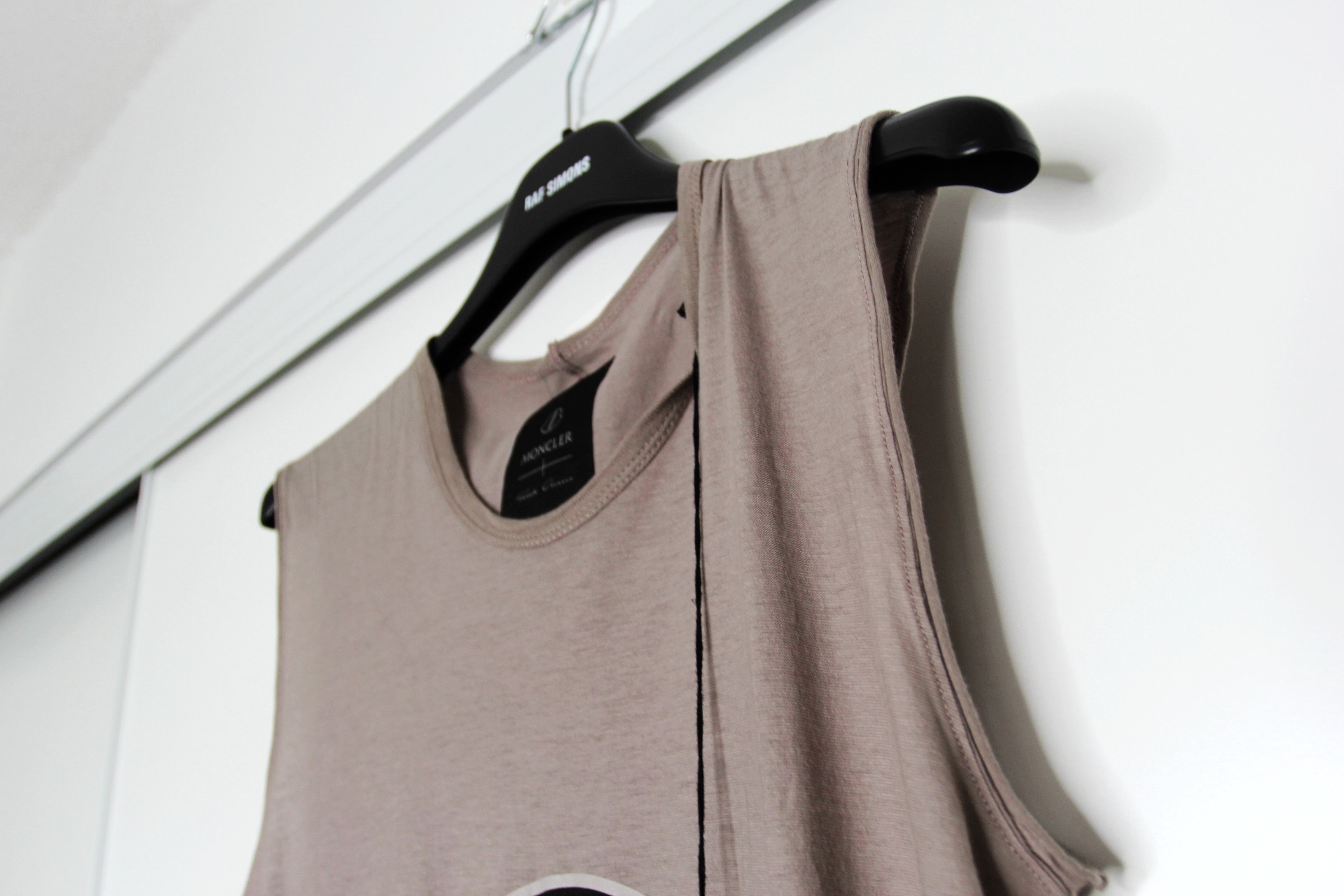 Moncler × Rick Owens BNWT AW20 RICK OWENS x MONCLER LOGO PRINT TANK TOP S Size US S / EU 44-46 / 1 - 4 Thumbnail