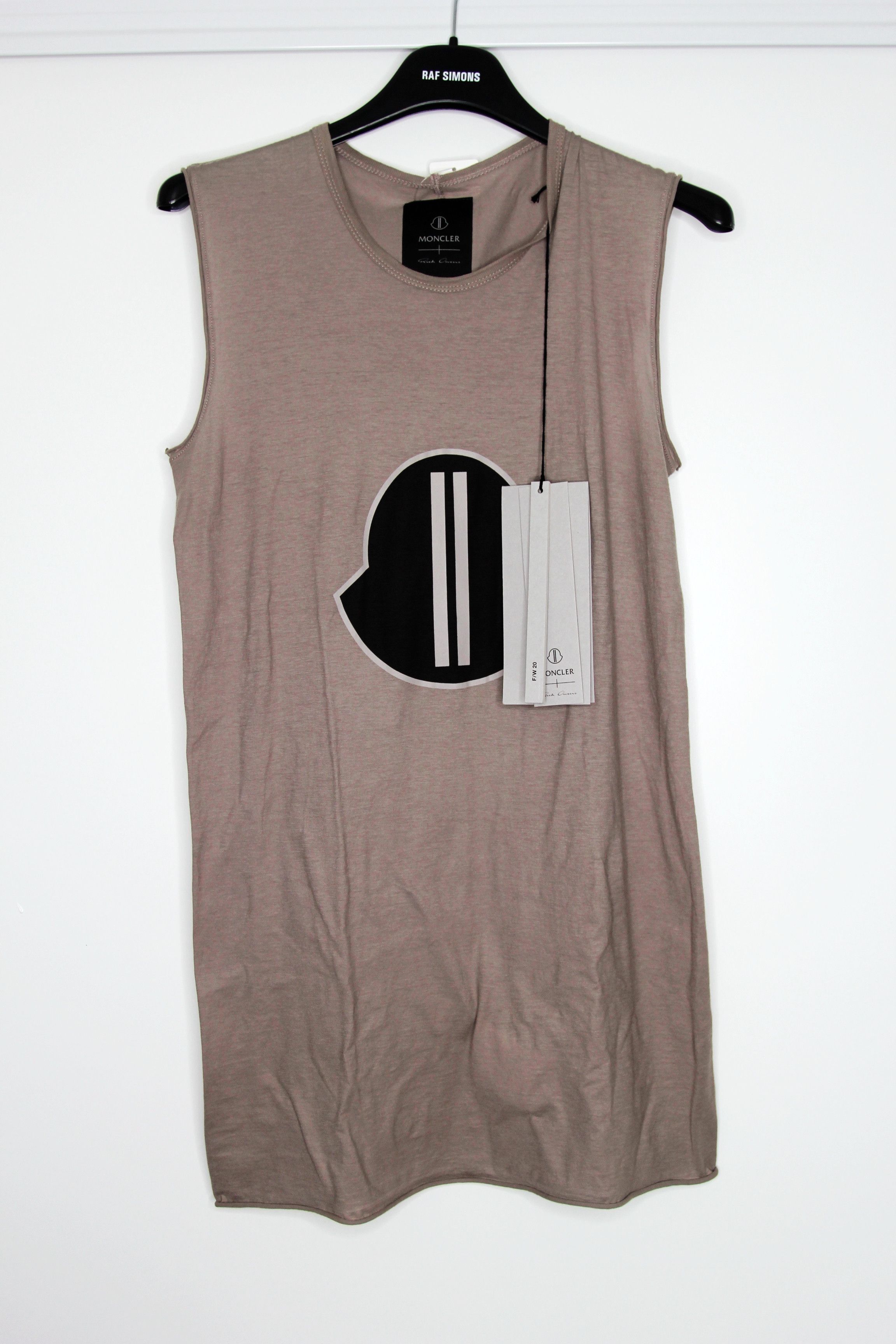 Moncler × Rick Owens BNWT AW20 RICK OWENS x MONCLER LOGO PRINT TANK TOP S Size US S / EU 44-46 / 1 - 2 Thumbnail