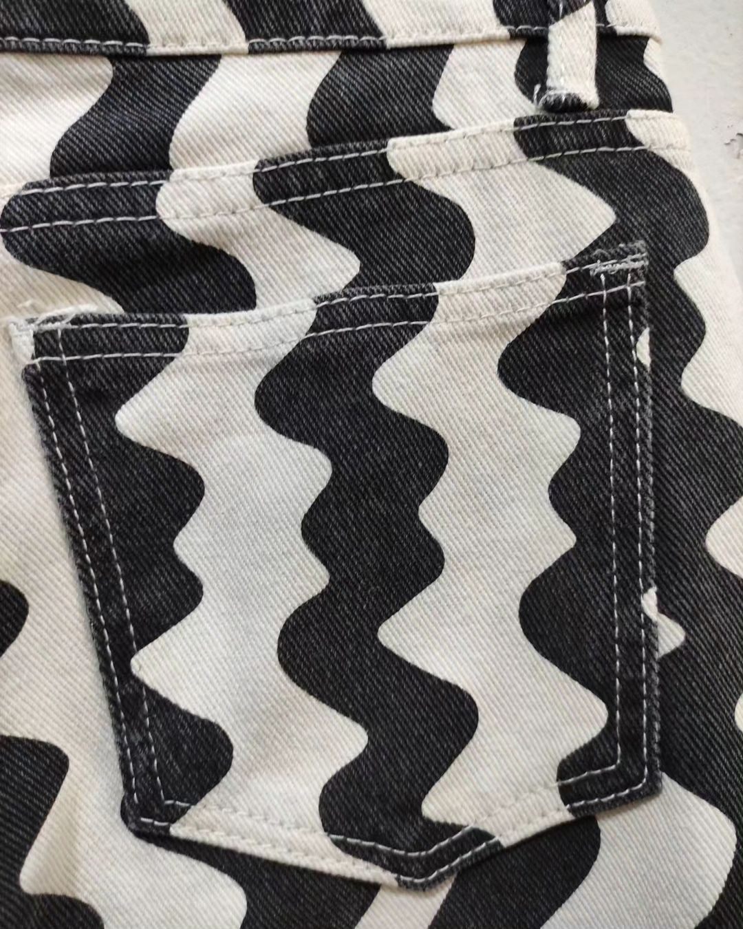 Japanese Brand × Le Grande Bleu (L.G.B.) × Tornado Mart Shein Wavy Line Pattern Pant Size US 29 - 10 Thumbnail