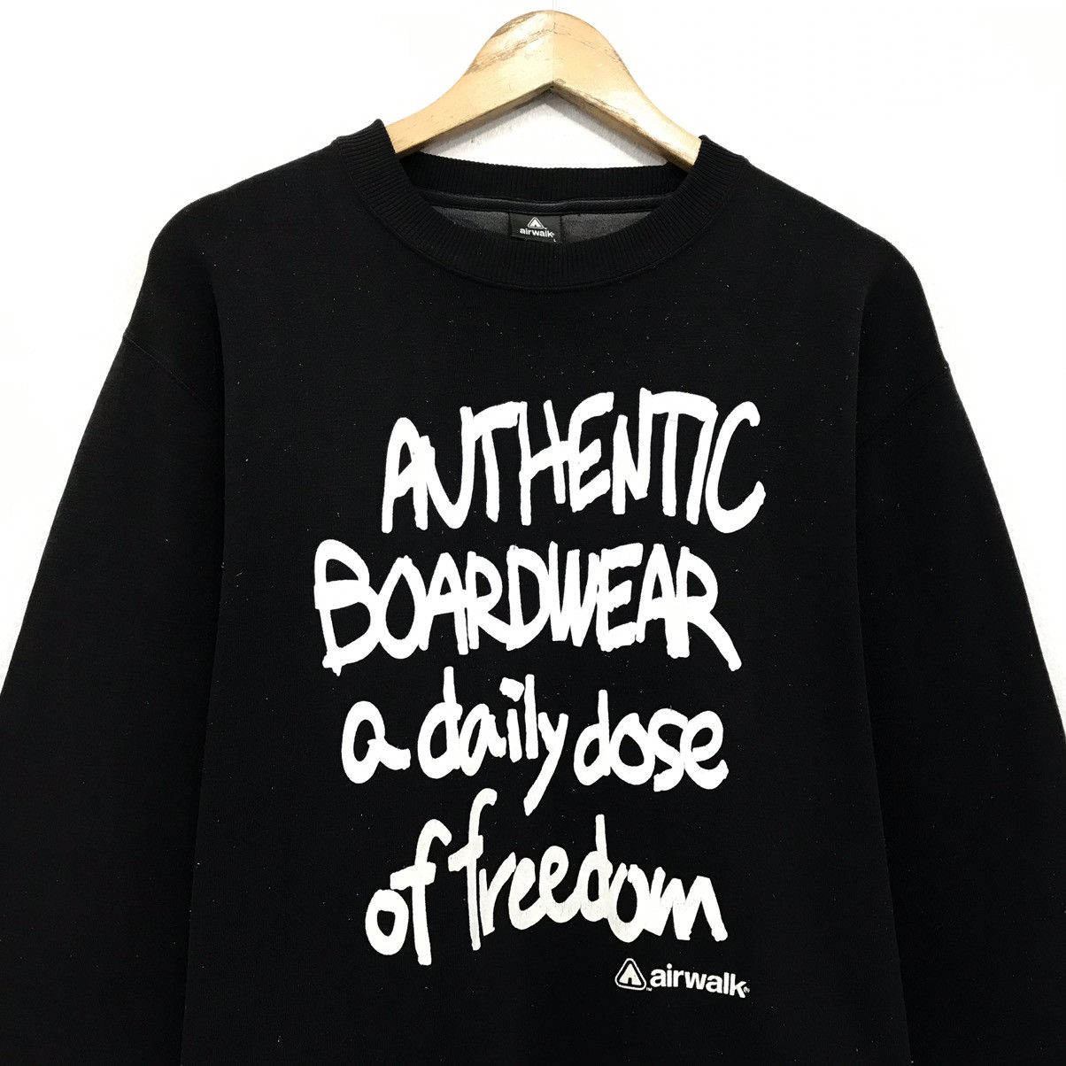 Airwalk × Vintage AIRWALK Sweatshirt Crewneck AIRWALK Authentic Boardwear Size US M / EU 48-50 / 2 - 2 Thumbnail