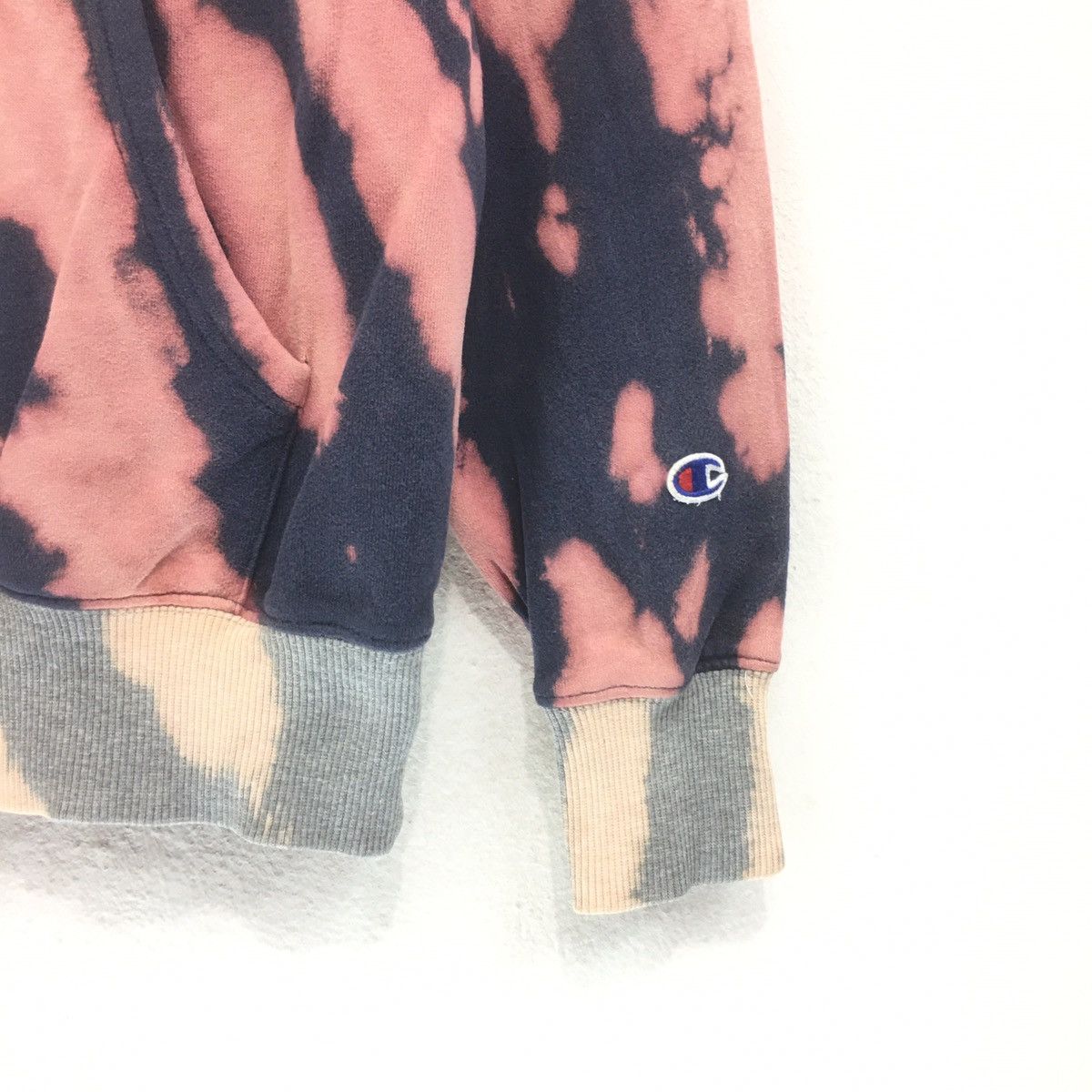 Champion TieDye Champion UCND University College of Northern Denmark Size US L / EU 52-54 / 3 - 4 Thumbnail