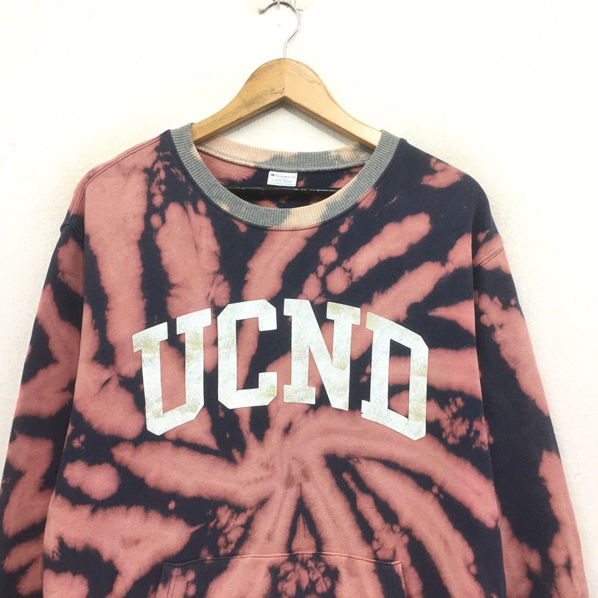 Champion TieDye Champion UCND University College of Northern Denmark Size US L / EU 52-54 / 3 - 3 Thumbnail