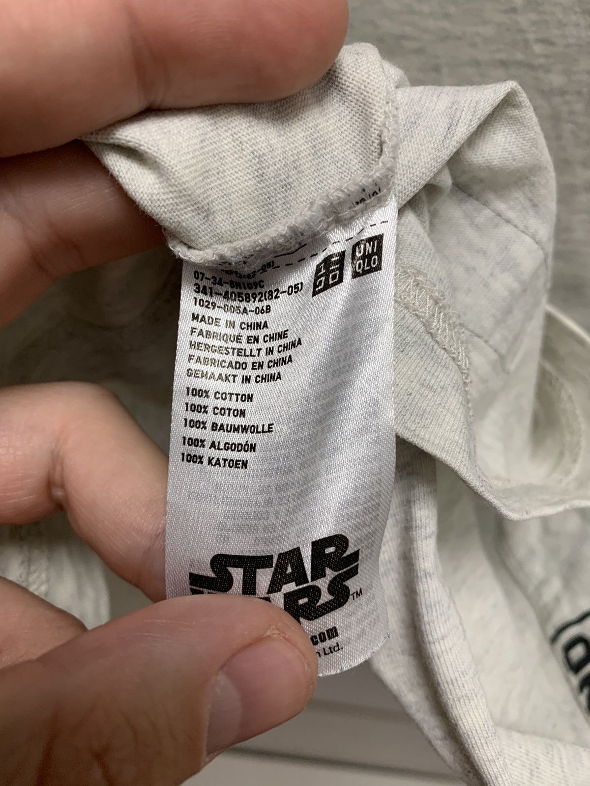 Uniqlo Star Wars Uniqlo executioner trooper big logo t-shirt M sz Size US M / EU 48-50 / 2 - 4 Thumbnail