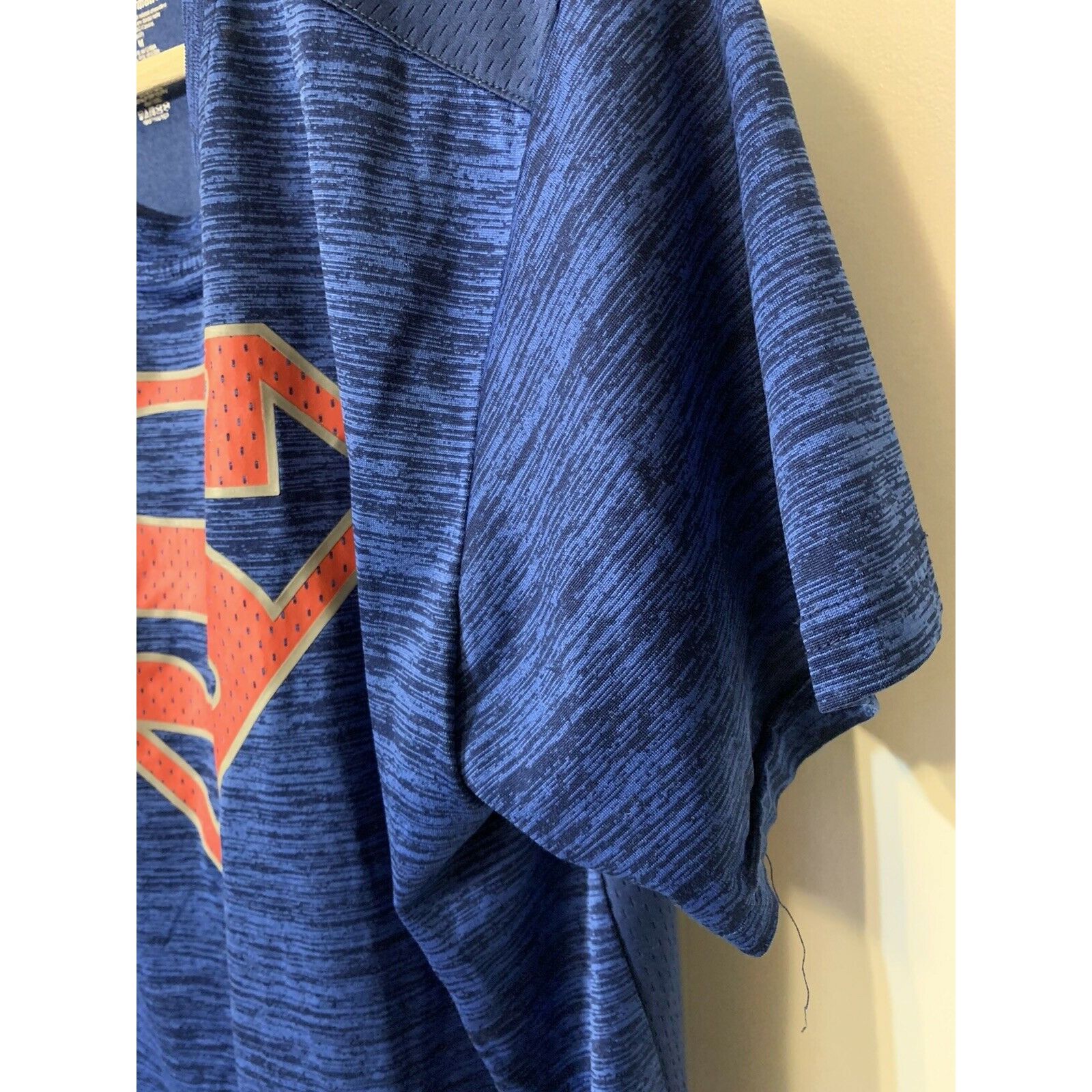 DC Comics Superman Blue Red T-shirt Short Sleeve Sz M Polyester Size US M / EU 48-50 / 2 - 3 Thumbnail