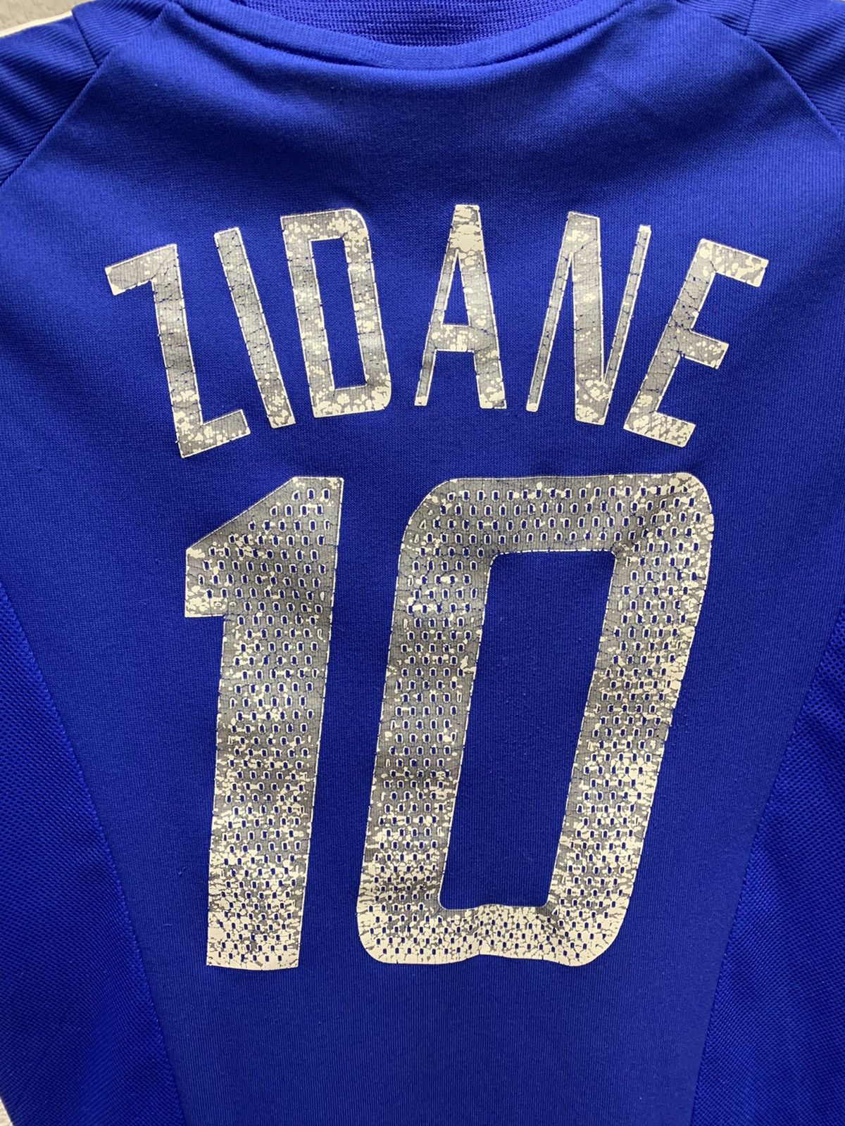 Adidas × Vintage Zidane 10 France Adidas vintage soccer jersey M-L 2002 2004 Size US M / EU 48-50 / 2 - 9 Thumbnail