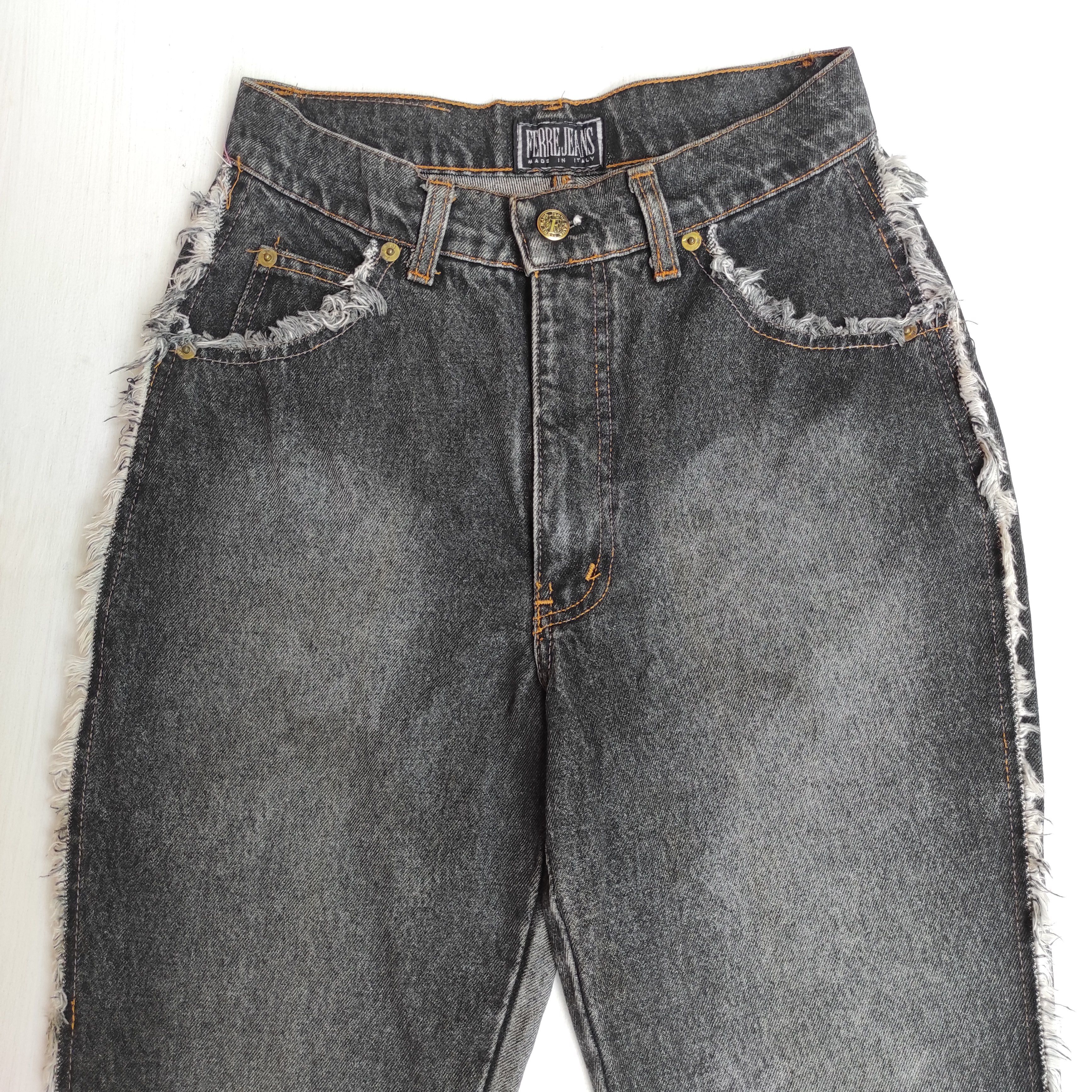 Vintage Ferre Jeans made in Italy nice design