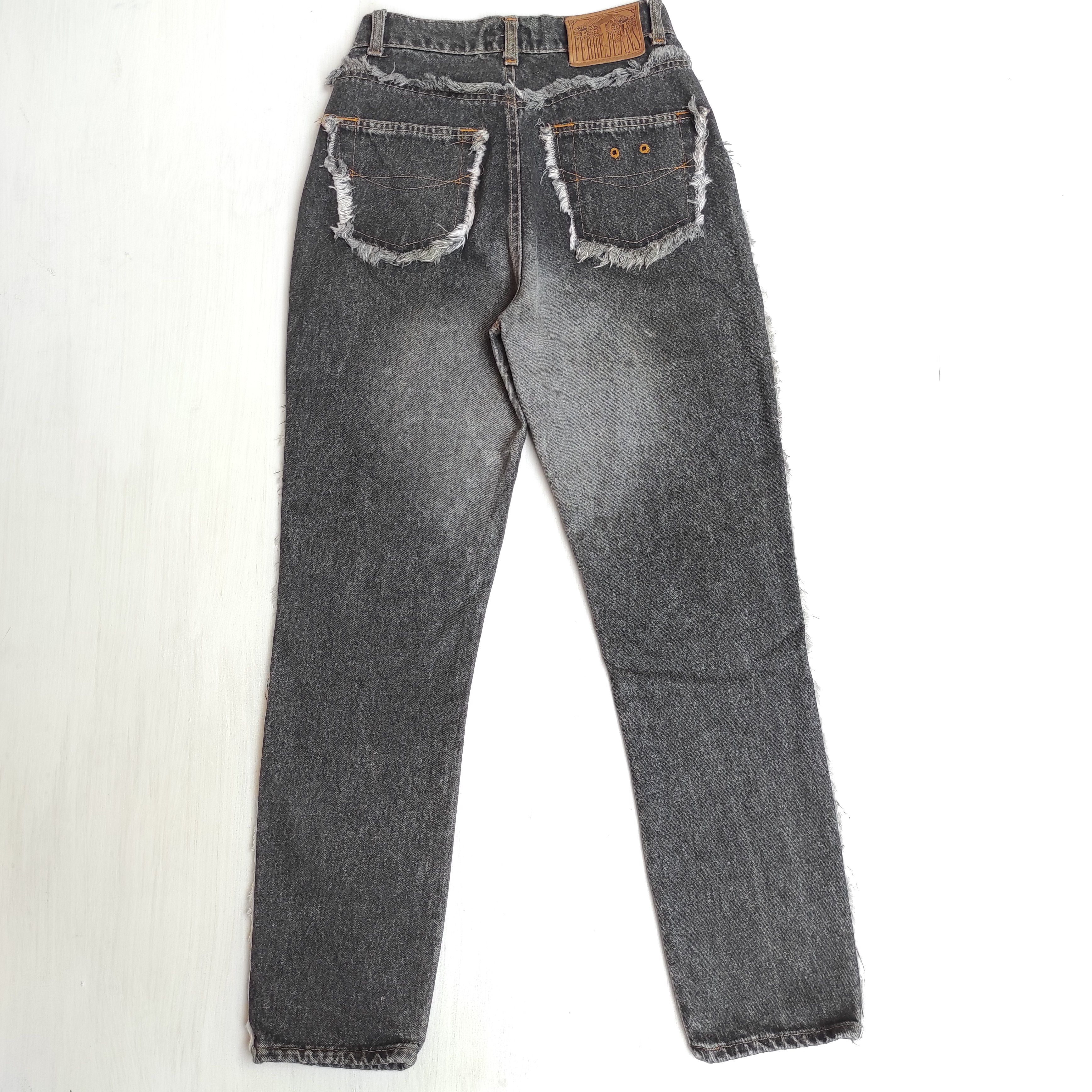 Vintage Ferre Jeans made in Italy nice design