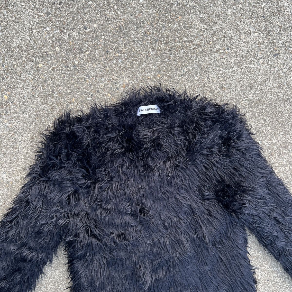 Balenciaga A/W 18 Faux Fur Sweater Size US S / EU 44-46 / 1 - 3 Thumbnail
