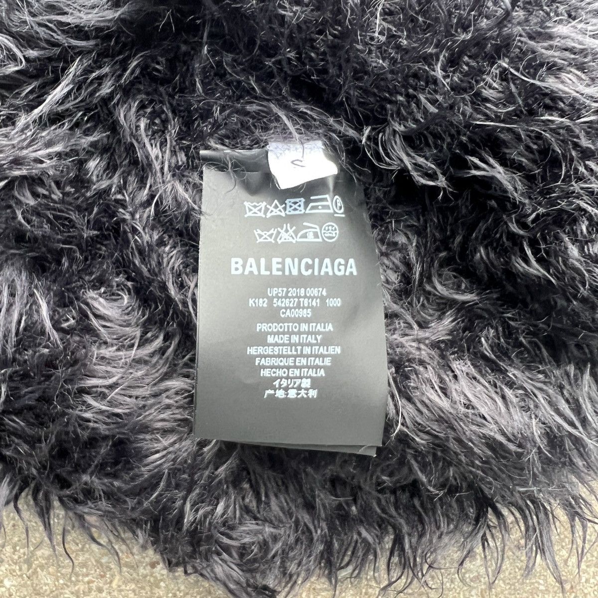 Balenciaga A/W 18 Faux Fur Sweater Size US S / EU 44-46 / 1 - 6 Thumbnail
