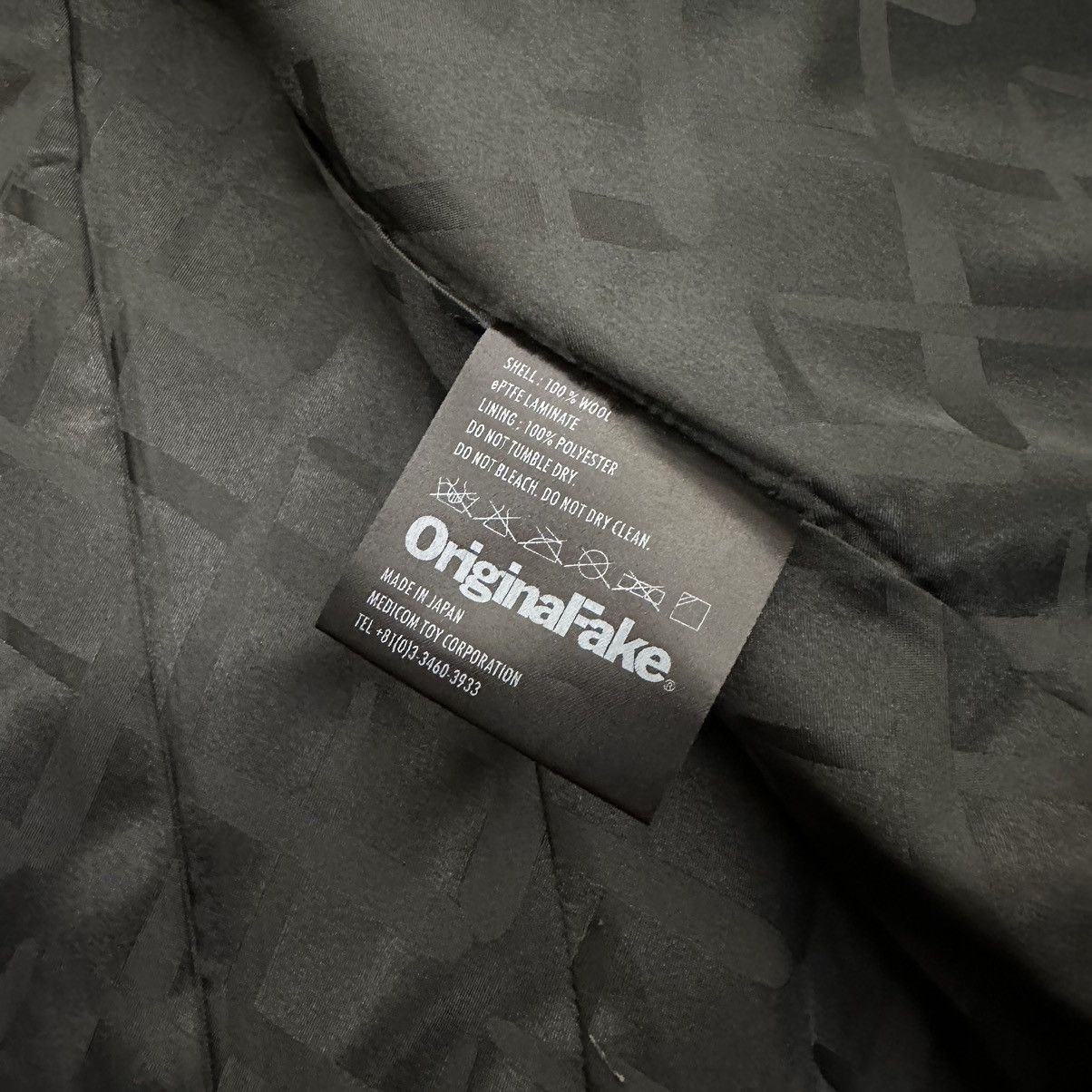 Kaws Kaws Original Fake Windstopper Gore-Tex Jacket Chompers XX Size US L / EU 52-54 / 3 - 11 Thumbnail