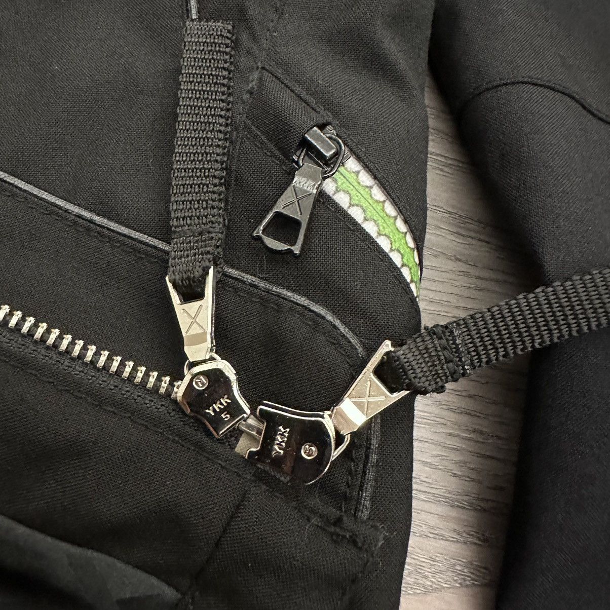 Kaws Kaws Original Fake Windstopper Gore-Tex Jacket Chompers XX Size US L / EU 52-54 / 3 - 9 Thumbnail