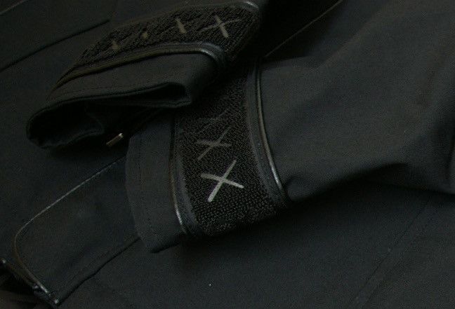 Kaws Kaws Original Fake Windstopper Gore-Tex Jacket Chompers XX Size US L / EU 52-54 / 3 - 17 Thumbnail