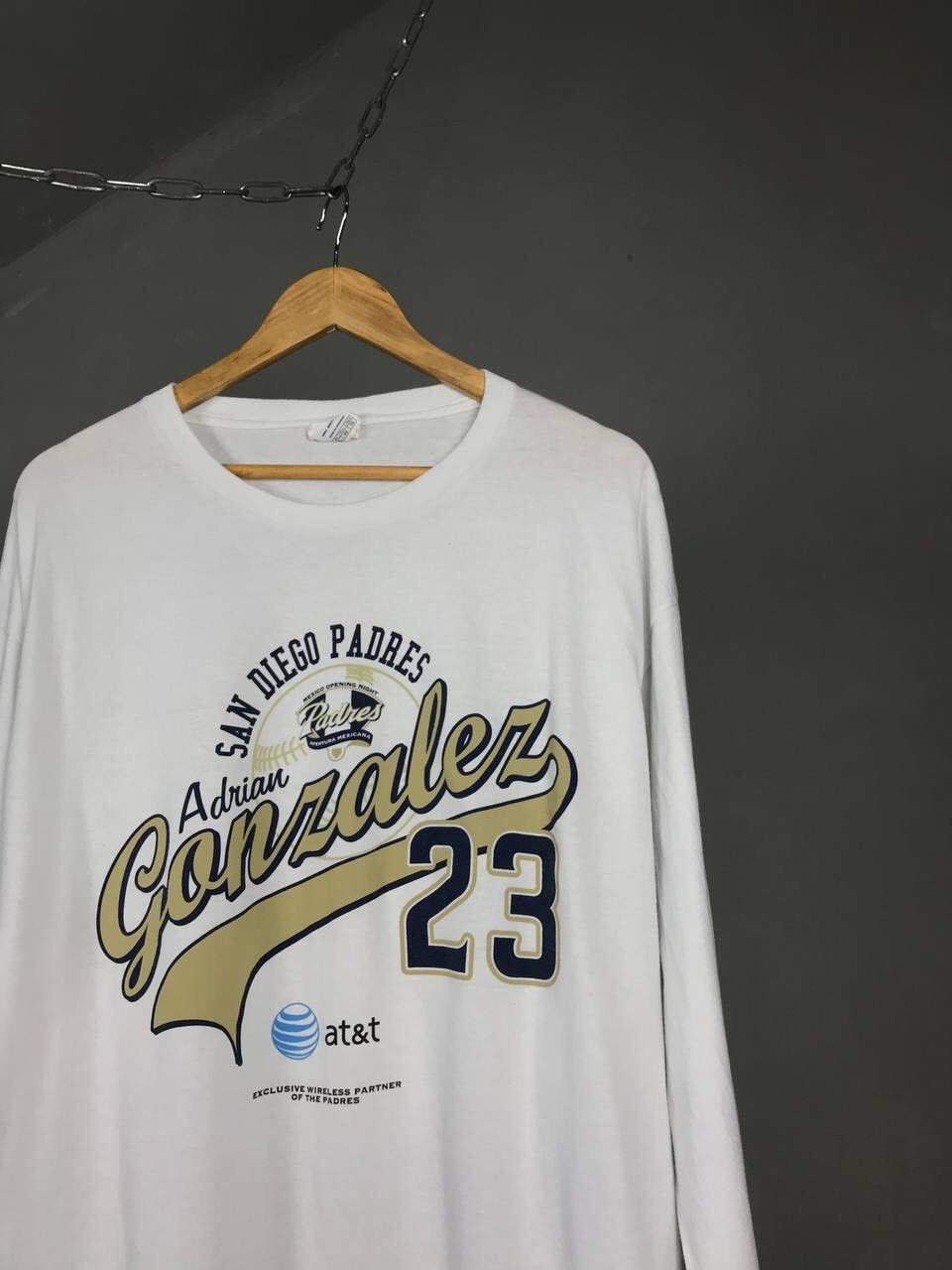 MLB × Vintage San Diego Padres Adrian Gonzalez MLB vintage longsleeve Size US XL / EU 56 / 4 - 2 Thumbnail