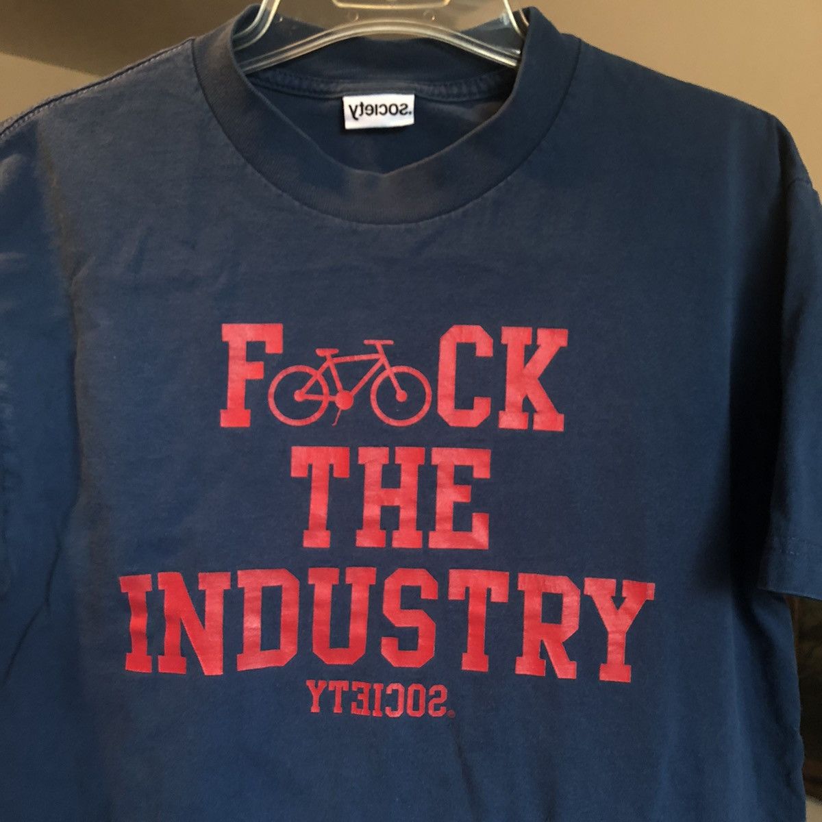 Vintage Vintage 00s Society Fuck The Industry Bike Logo Spellout Tee Size US M / EU 48-50 / 2 - 1 Thumbnail