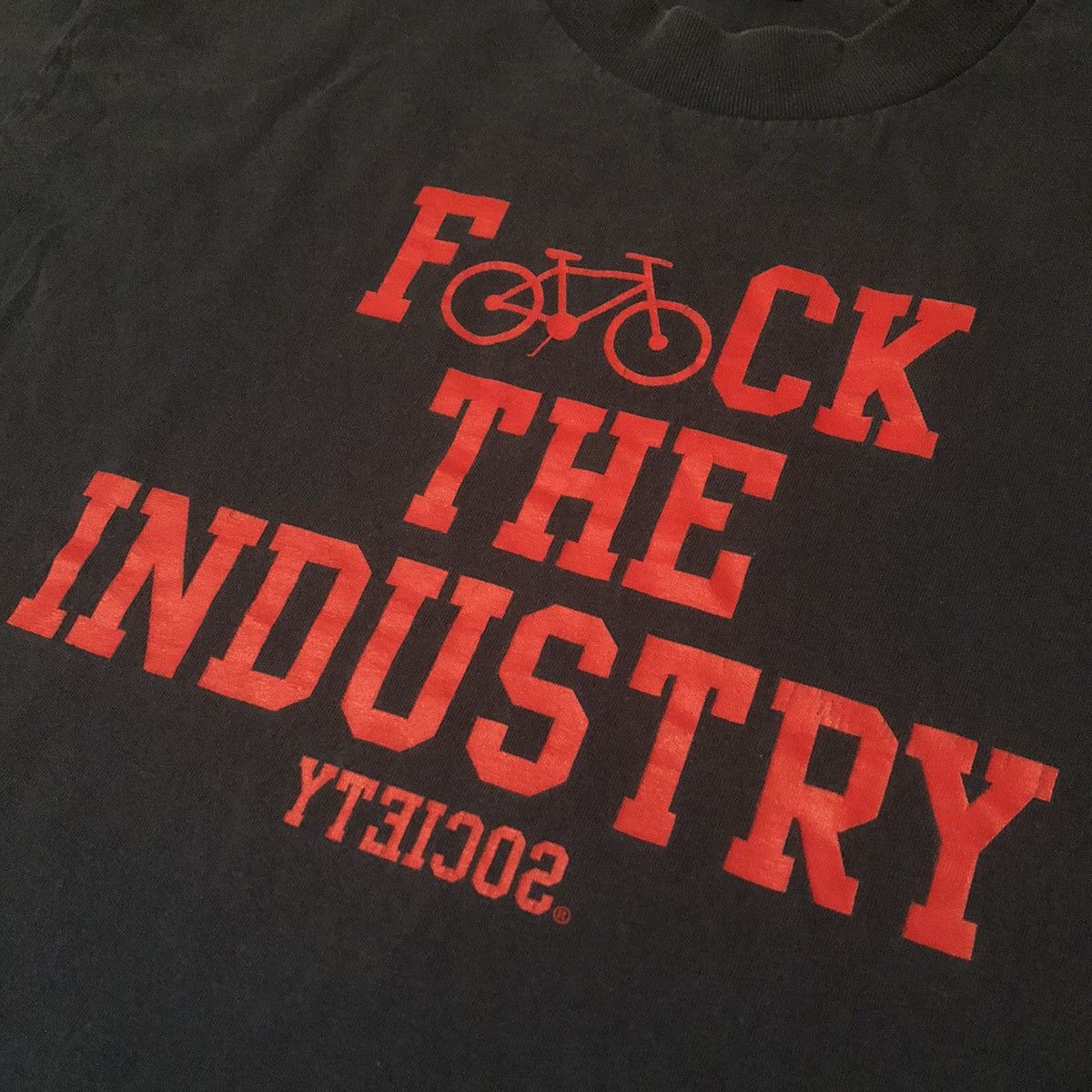 Vintage Vintage 00s Society Fuck The Industry Bike Logo Spellout Tee Size US M / EU 48-50 / 2 - 4 Thumbnail