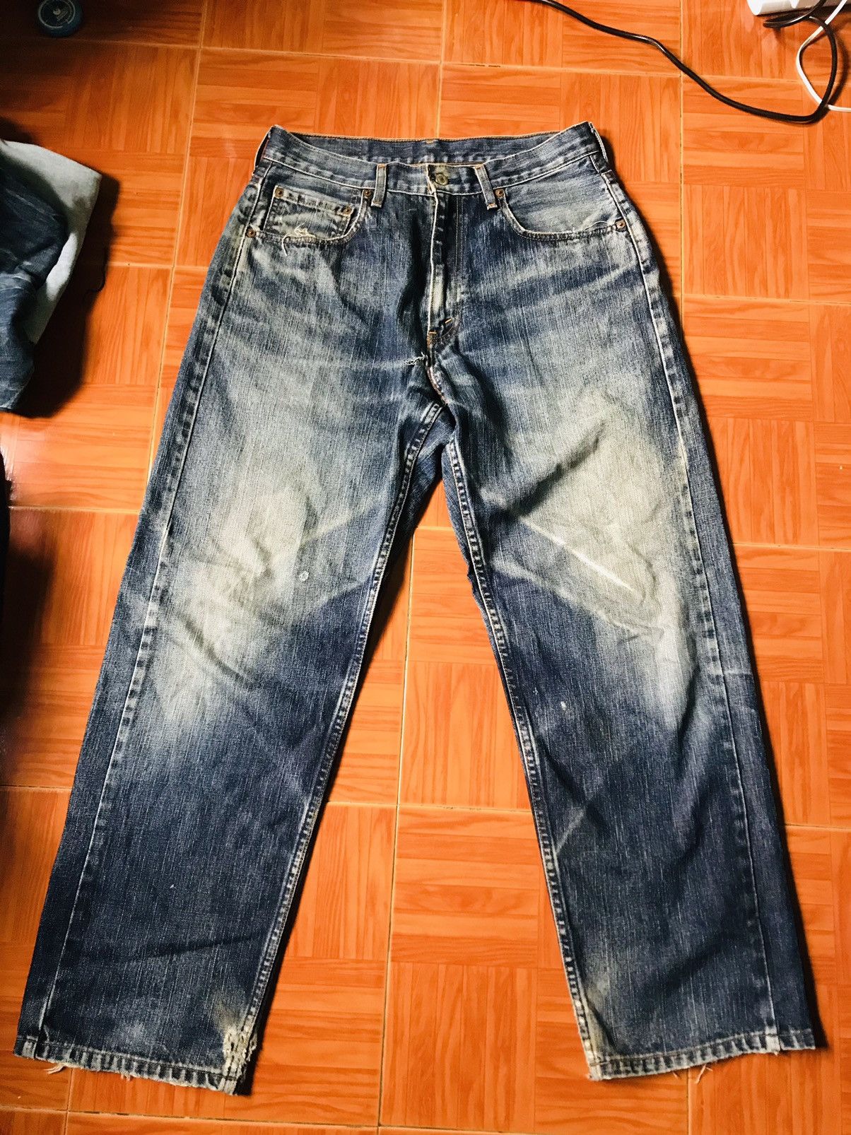 Levi's Vintage Distressed Straight-Leg Blue Jean Faded Worn-In Look Size US 31 - 1 Thumbnail