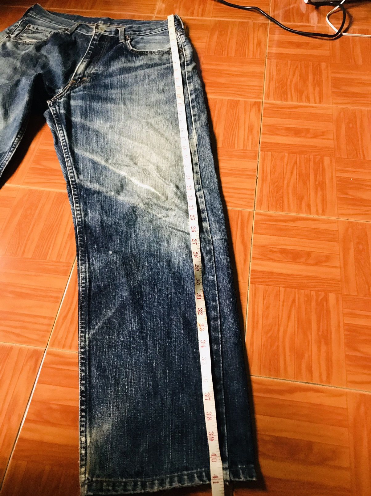 Levi's Vintage Distressed Straight-Leg Blue Jean Faded Worn-In Look Size US 31 - 13 Thumbnail