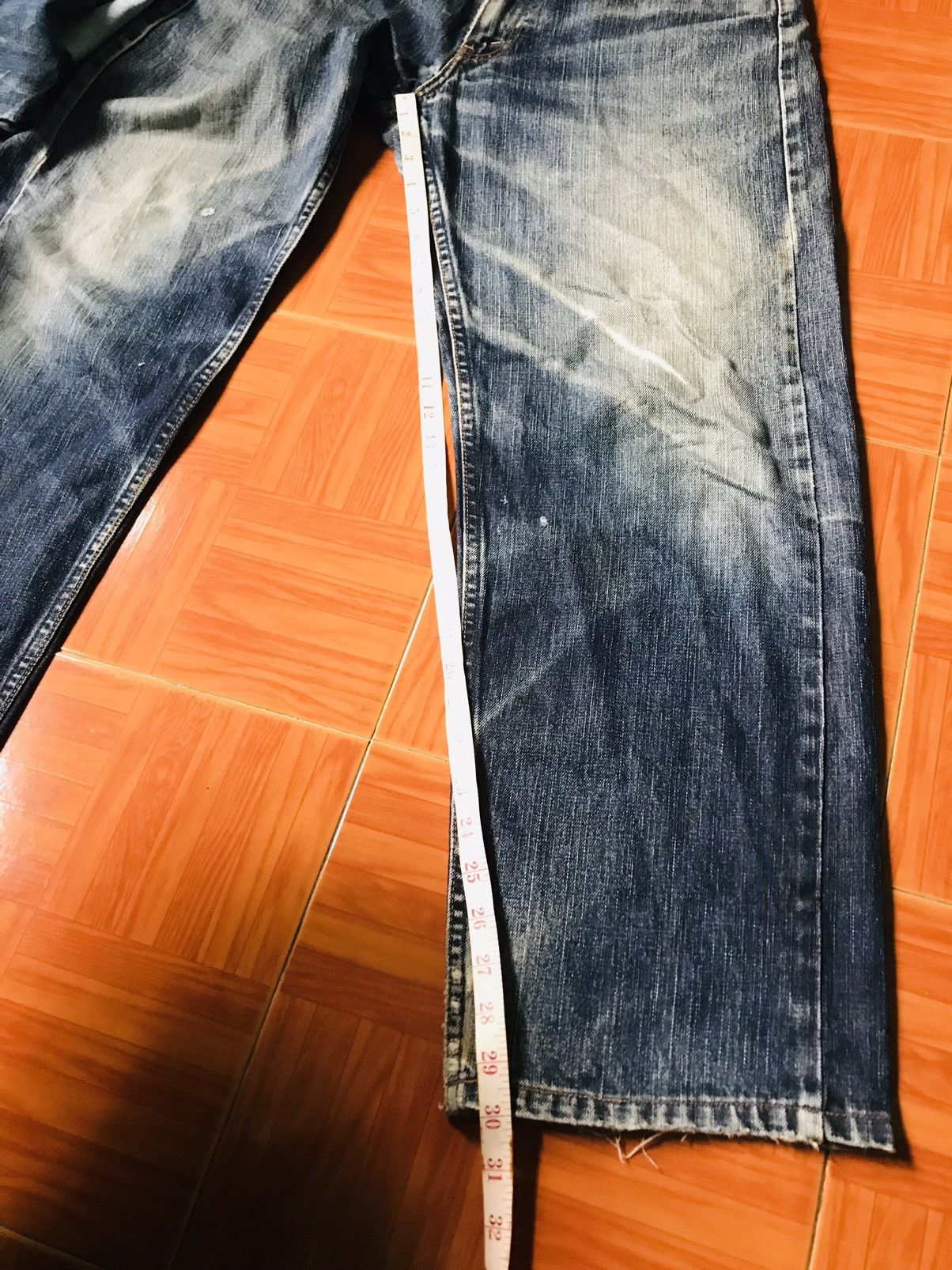 Levi's Vintage Distressed Straight-Leg Blue Jean Faded Worn-In Look Size US 31 - 14 Thumbnail