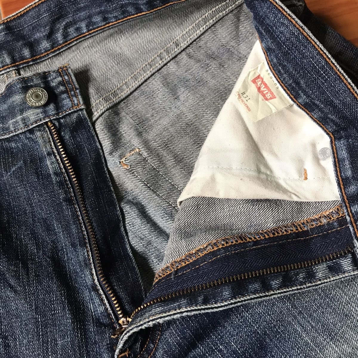 Levi's Vintage Distressed Straight-Leg Blue Jean Faded Worn-In Look Size US 31 - 8 Thumbnail