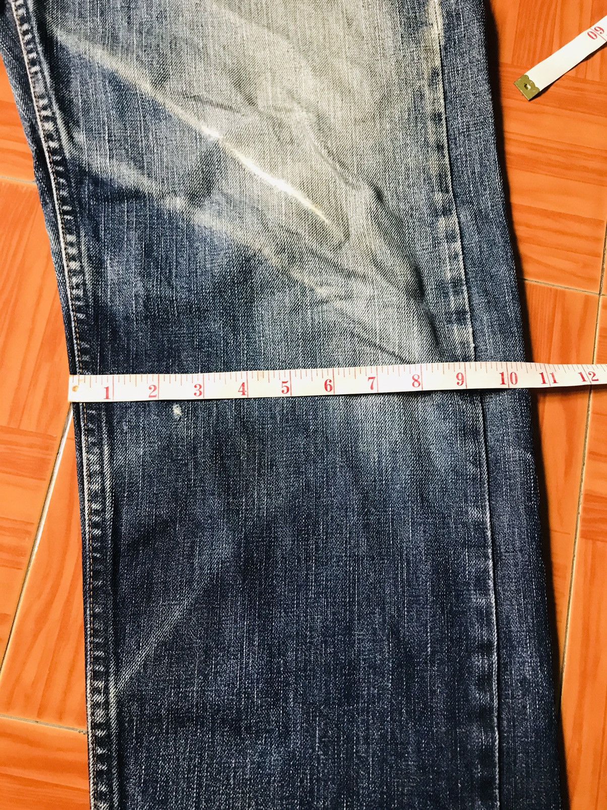 Levi's Vintage Distressed Straight-Leg Blue Jean Faded Worn-In Look Size US 31 - 16 Thumbnail