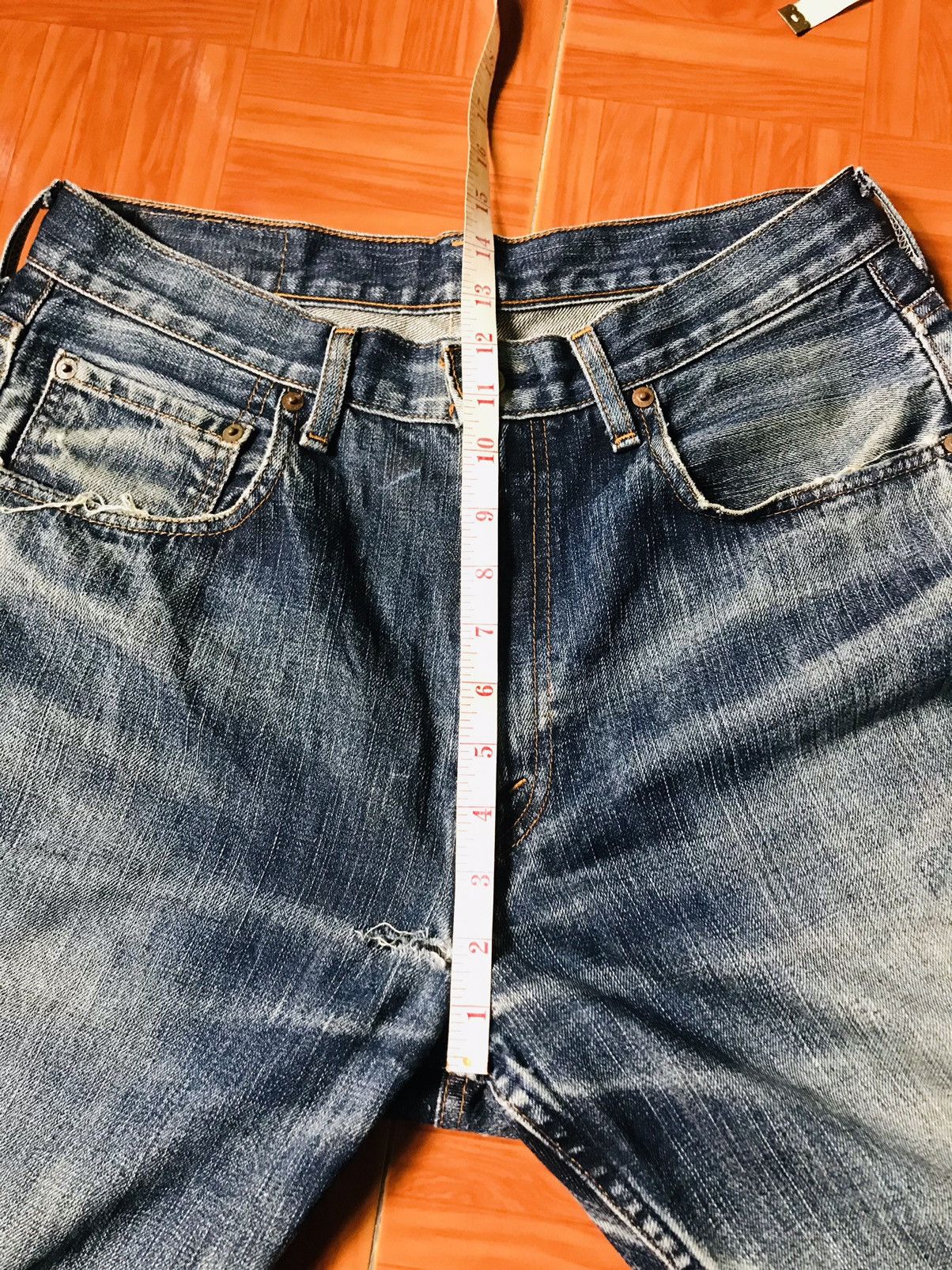 Levi's Vintage Distressed Straight-Leg Blue Jean Faded Worn-In Look Size US 31 - 12 Thumbnail