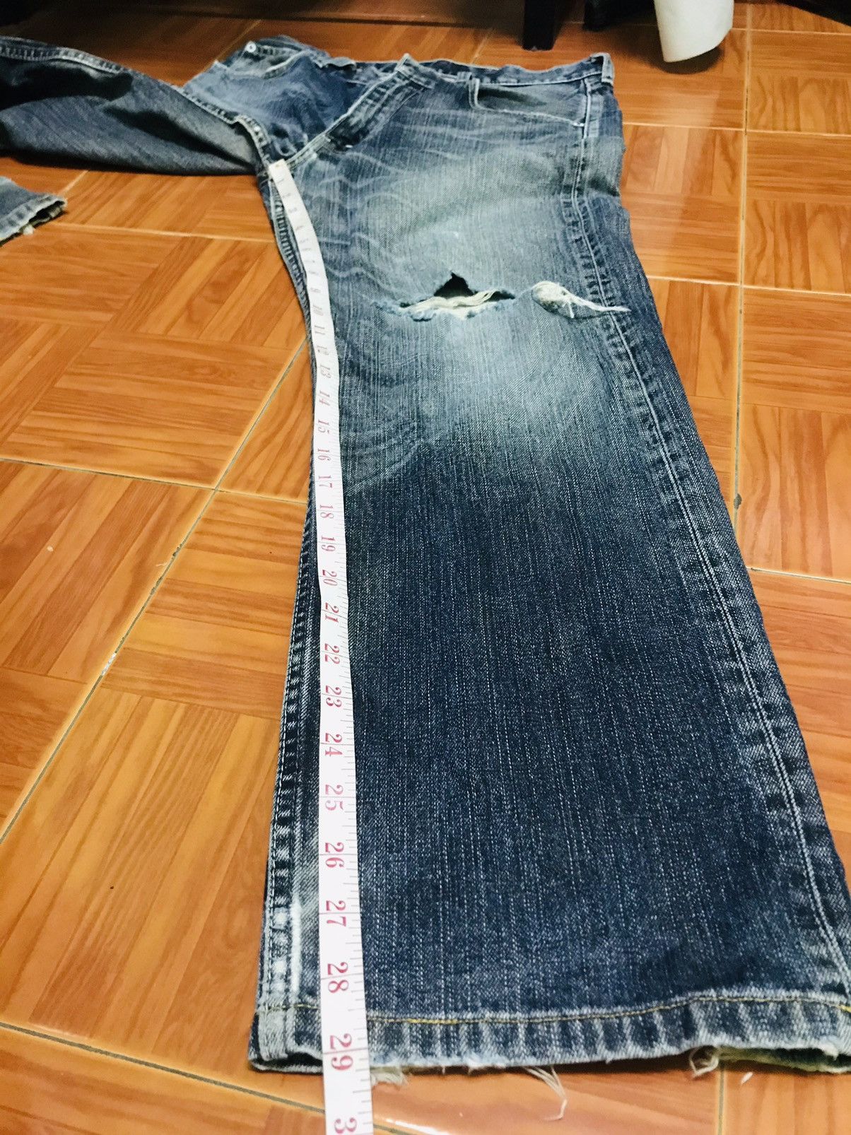Levi's Vtg Distressed Wide-Leg Blue Jeans Faded Wash Ripped Detail Size US 32 / EU 48 - 12 Thumbnail