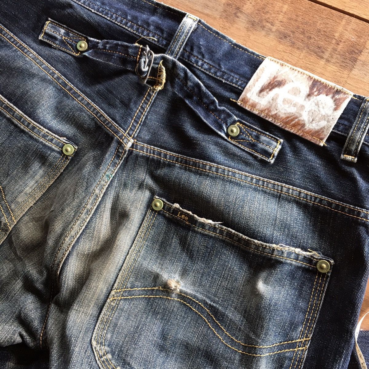Lee THRASHED DISTRESSED VINTAGE LEE COWBOY ERD GRUNGE JEANS Size US 34 / EU 50 - 3 Thumbnail