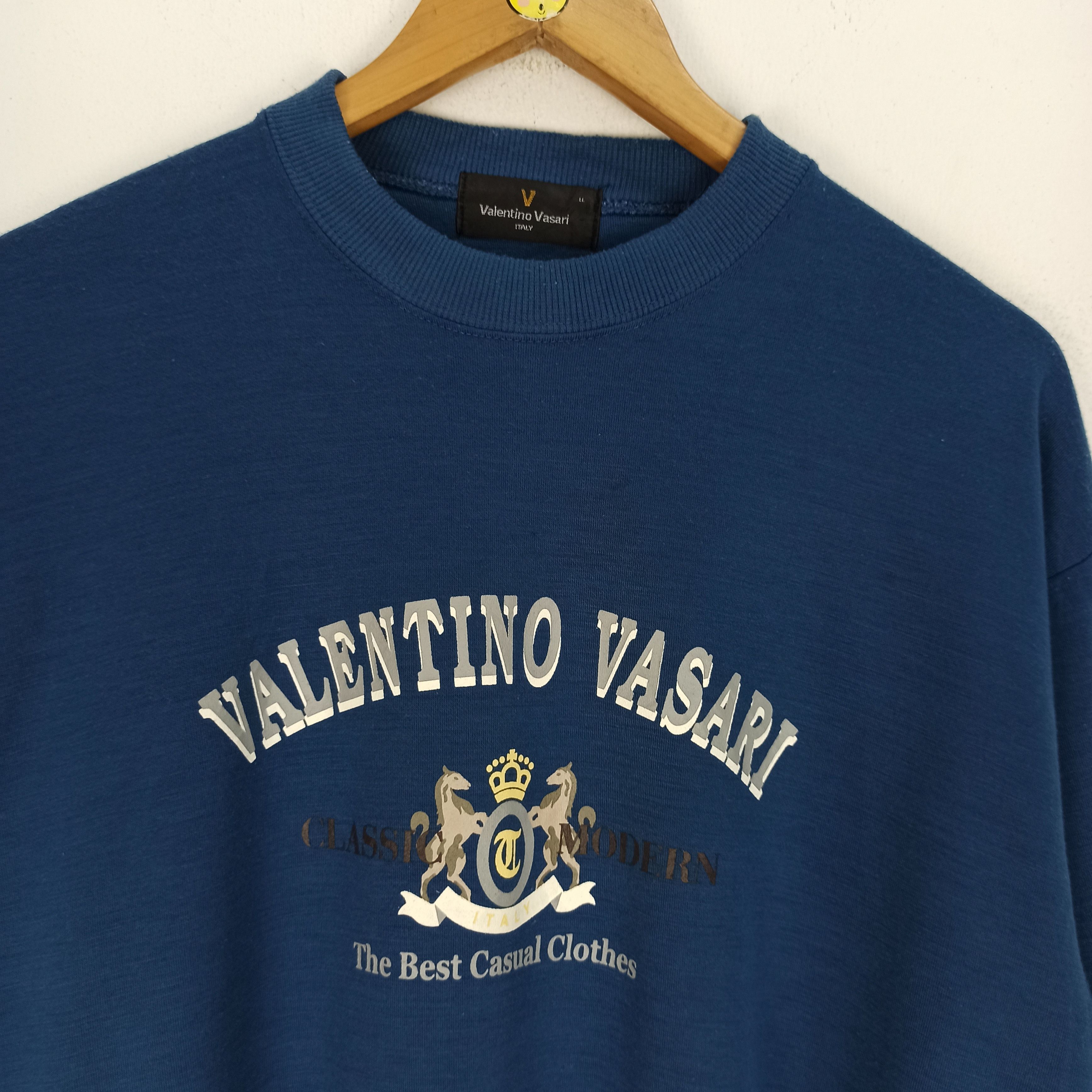 Valentino 🔥Vintage🔥 Valentino Vasari Big Logo Sweatshirt Size US XL / EU 56 / 4 - 2 Thumbnail