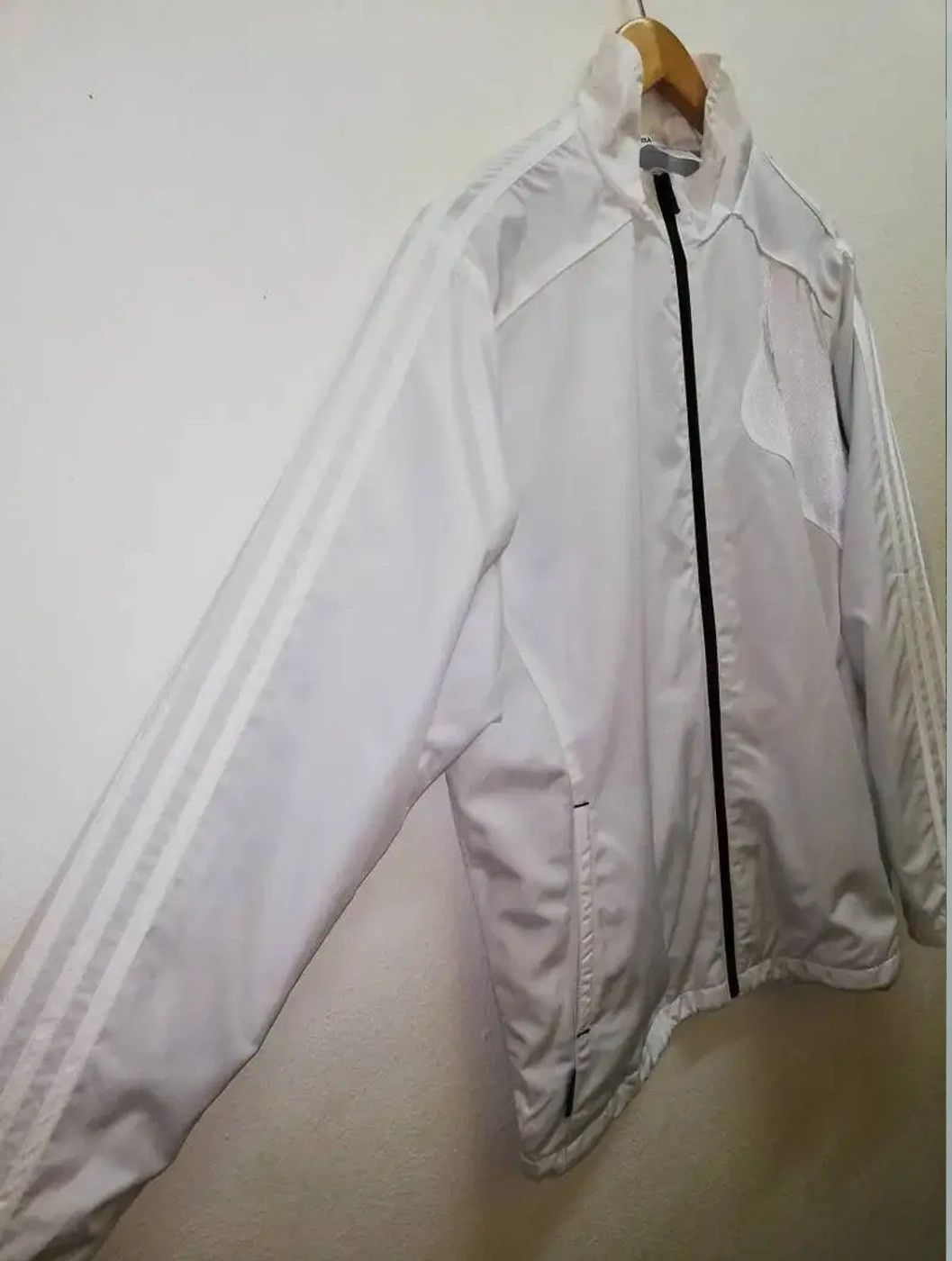 Adidas Vintage Adidas Windbreaker Small Logo Good Condition Used Size US M / EU 48-50 / 2 - 2 Thumbnail