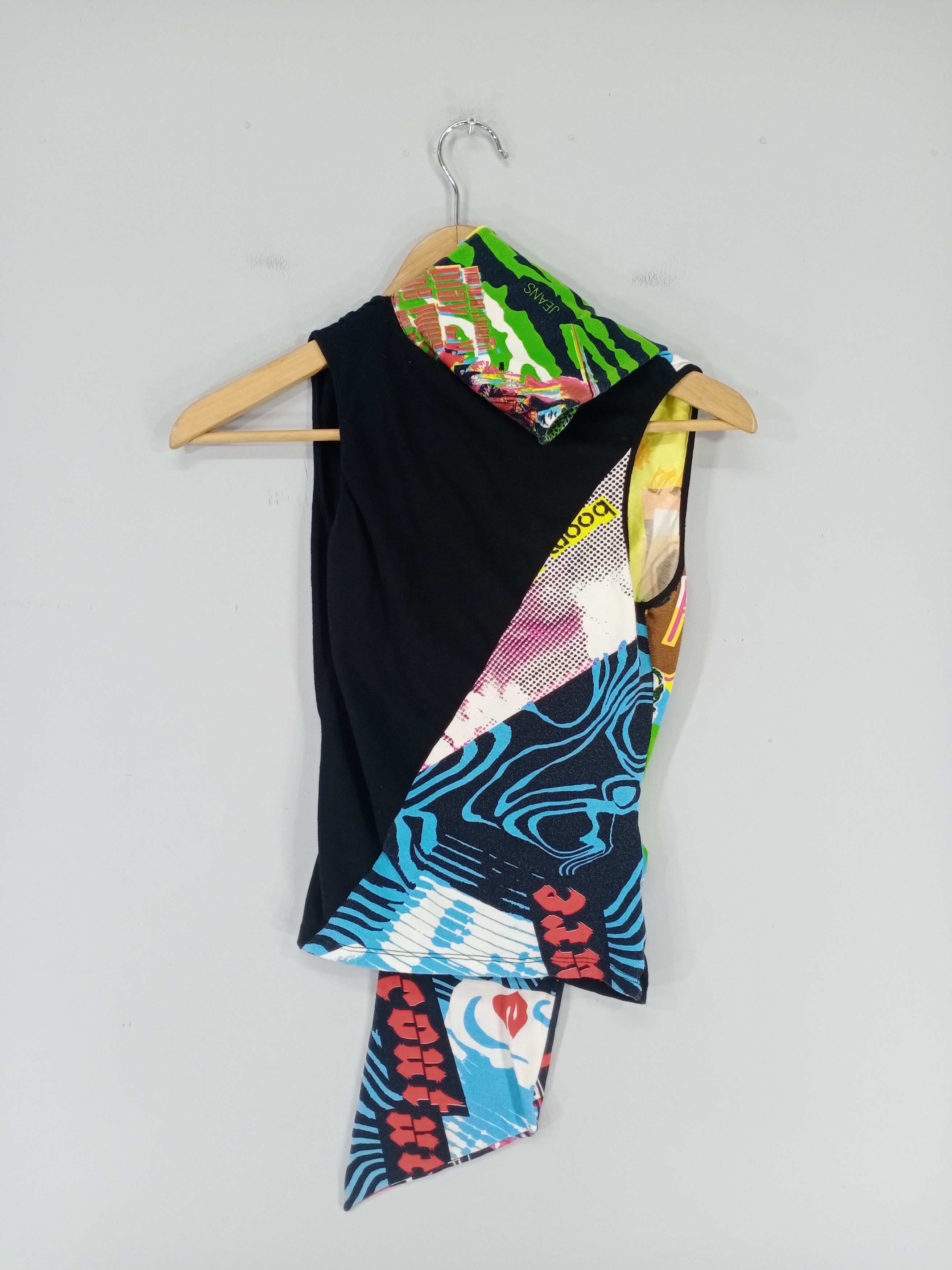 Versace 💥RARE💥Versace Jeans Couture Sleeveless Fullprint Tshirt Size XS / US 0-2 / IT 36-38 - 7 Thumbnail