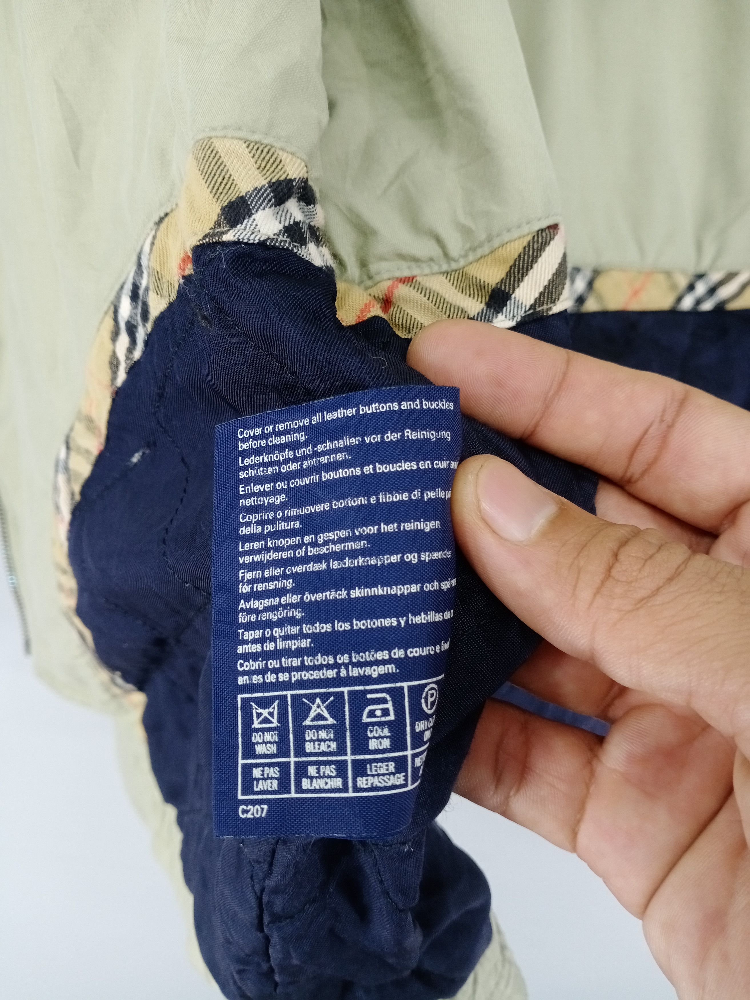 Burberry × Vintage Vintage 90s Burberrys Big Logo Embroidery Jacket Size US M / EU 48-50 / 2 - 9 Thumbnail