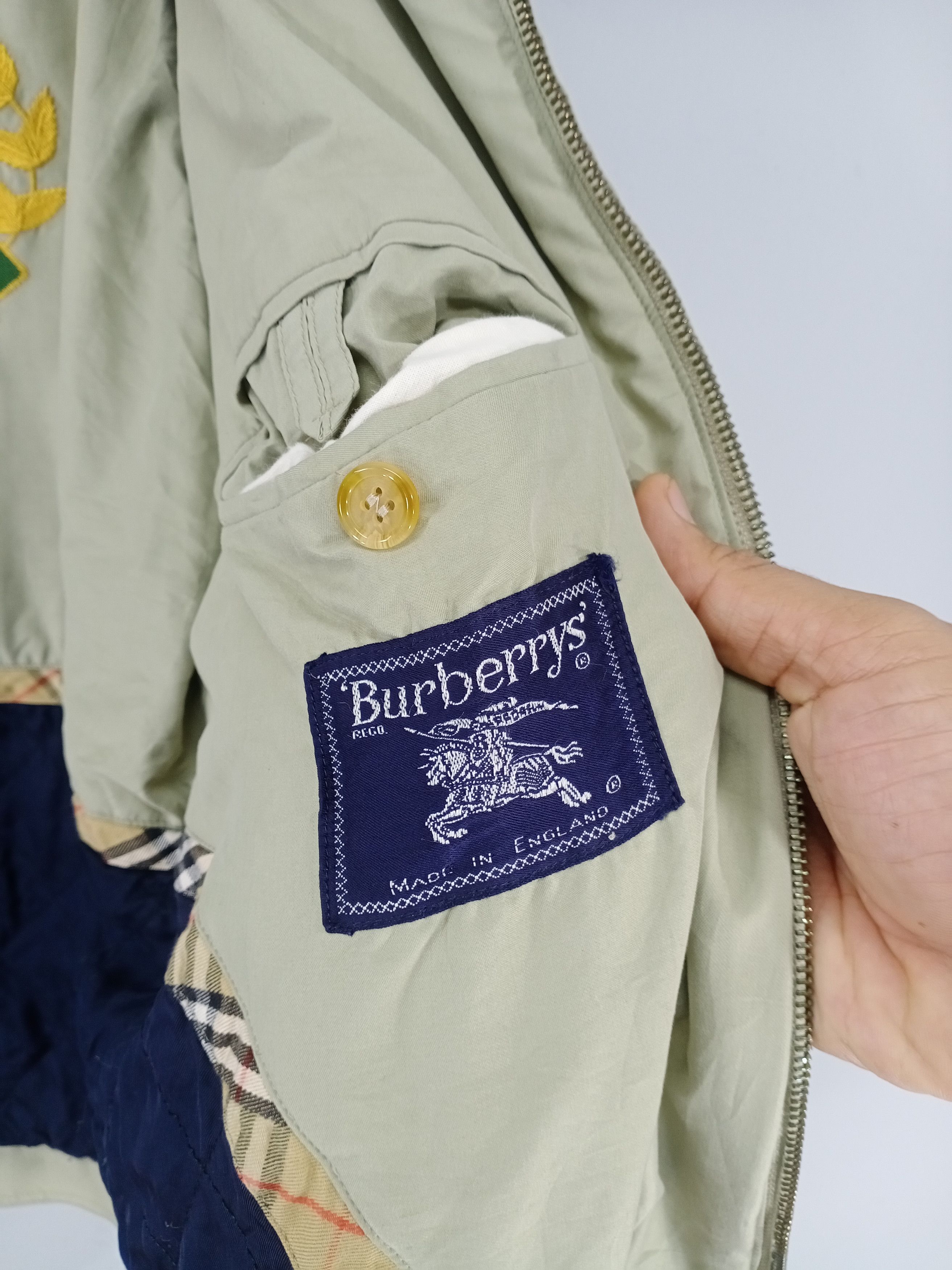 Burberry × Vintage Vintage 90s Burberrys Big Logo Embroidery Jacket Size US M / EU 48-50 / 2 - 8 Thumbnail