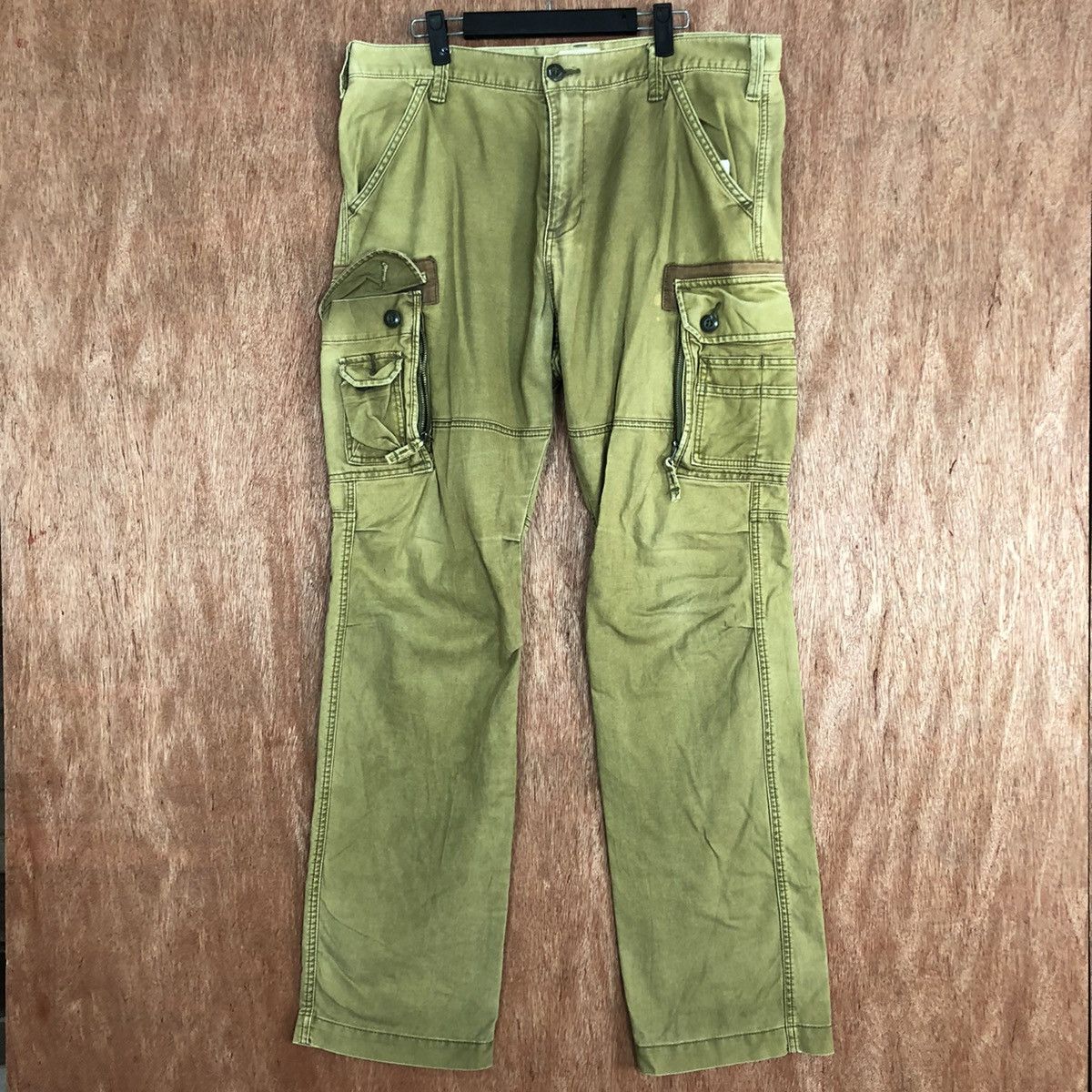 image of Alpha Industries Faded Multipocket Cargo Pants C613 in Brown, Men's (Size 34)