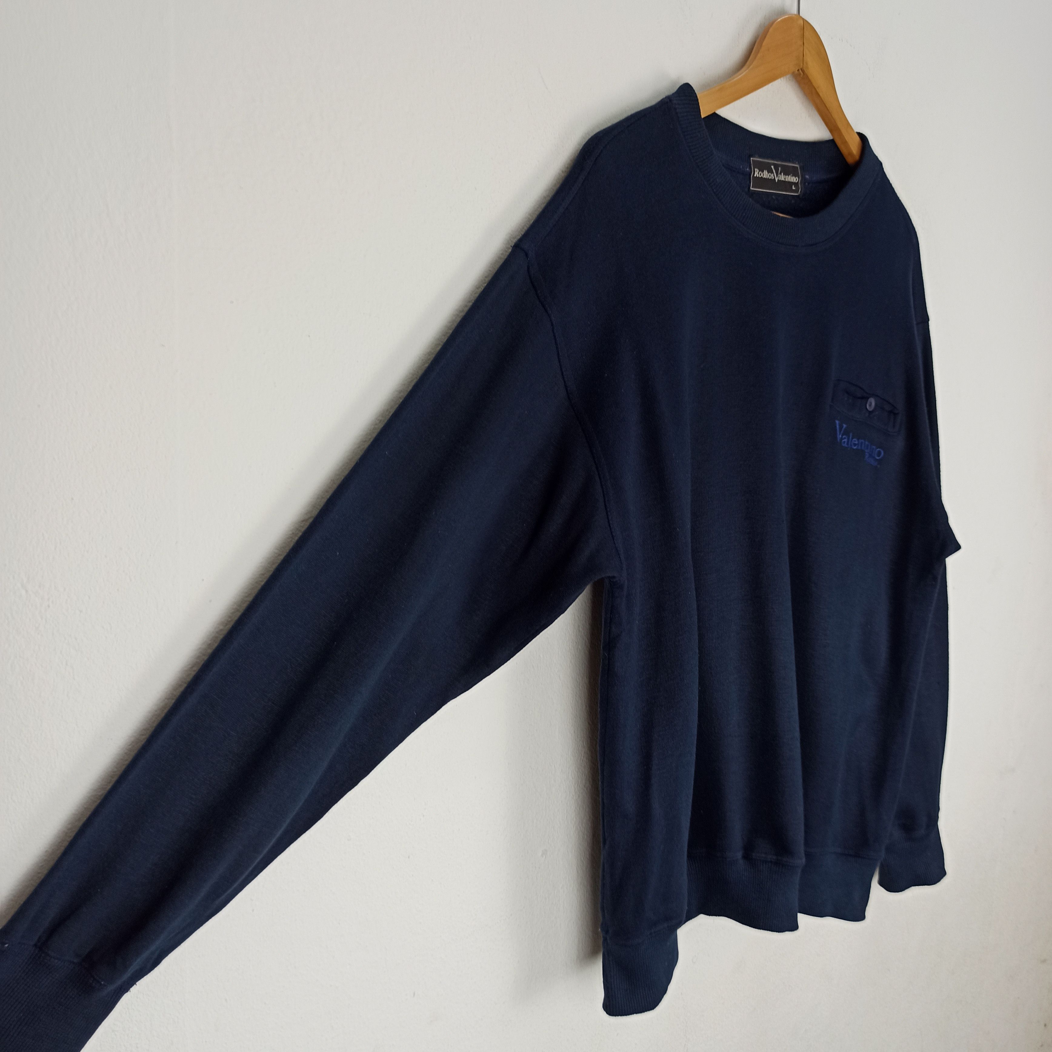 Valentino Vintage Rodhos Valentino Single Pocket Crewneck Sweatshirt Size US L / EU 52-54 / 3 - 4 Thumbnail