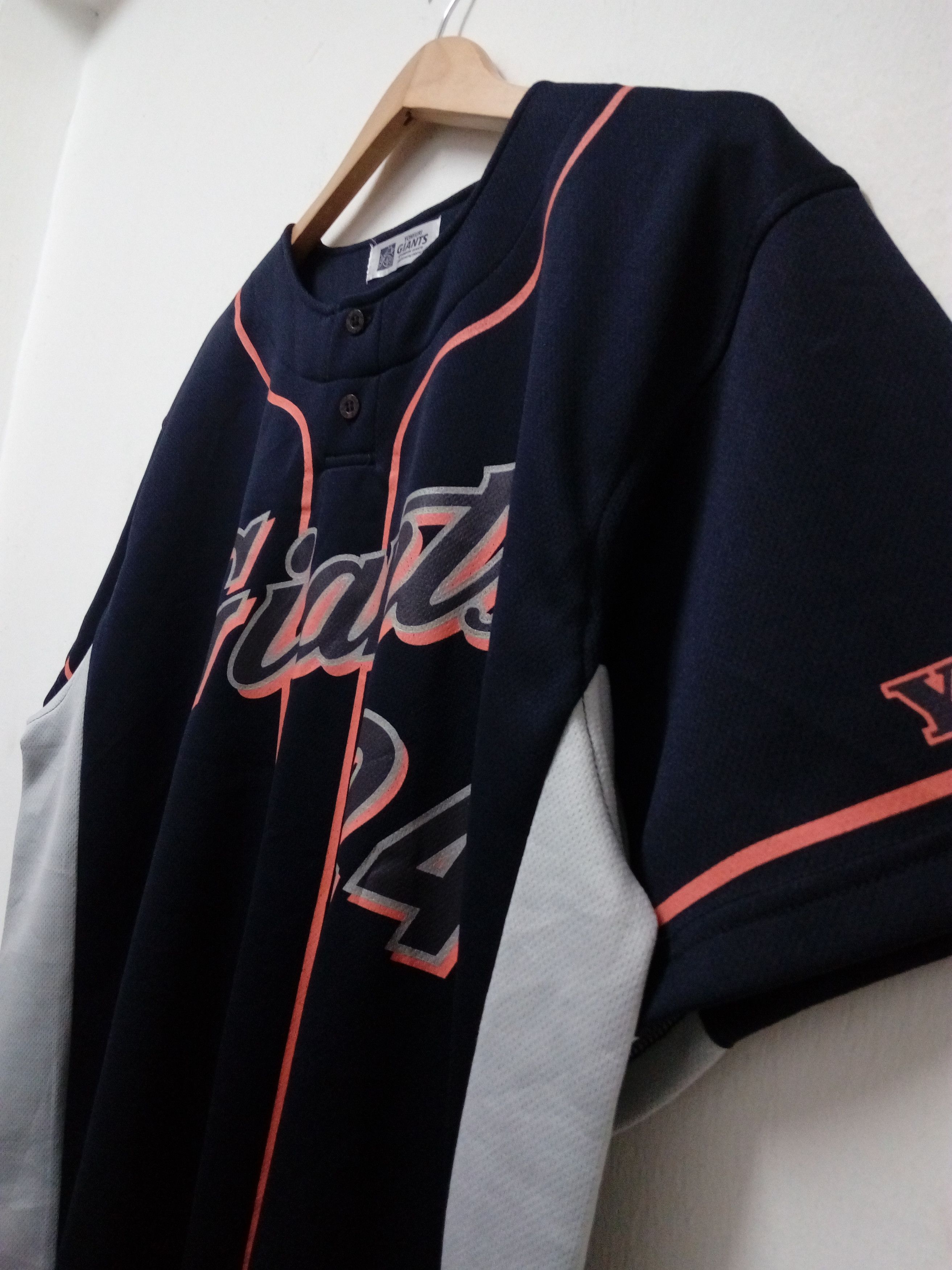 Japanese Brand × Vintage VINTAGE YOMIURI GIANTS BASEBALL JERSEY JAPANESE Size US XL / EU 56 / 4 - 2 Thumbnail