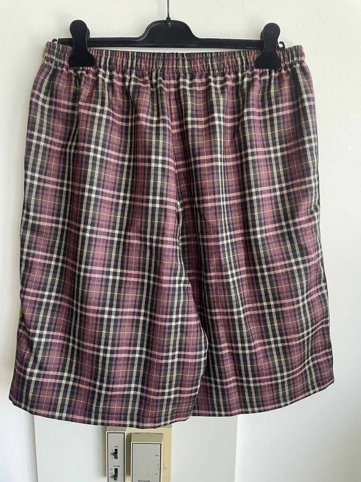 Gucci Oversized Rare Brand New Super Runway Iconic Check Shorts Size US 31 - 20 Thumbnail