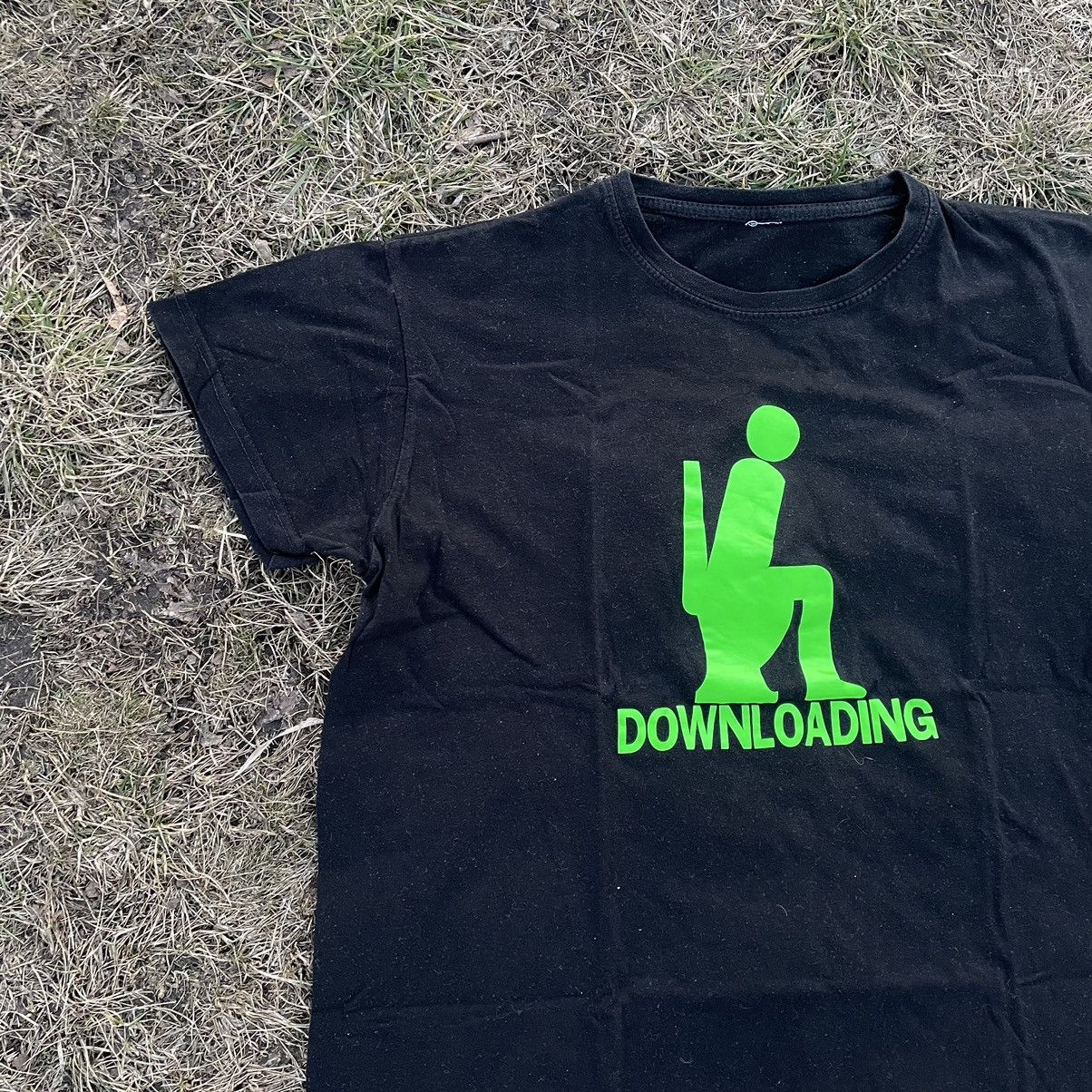 Vintage Vintage Y2K Neon Graphic Tee Downloading Logo Streetwear M Size US M / EU 48-50 / 2 - 4 Thumbnail
