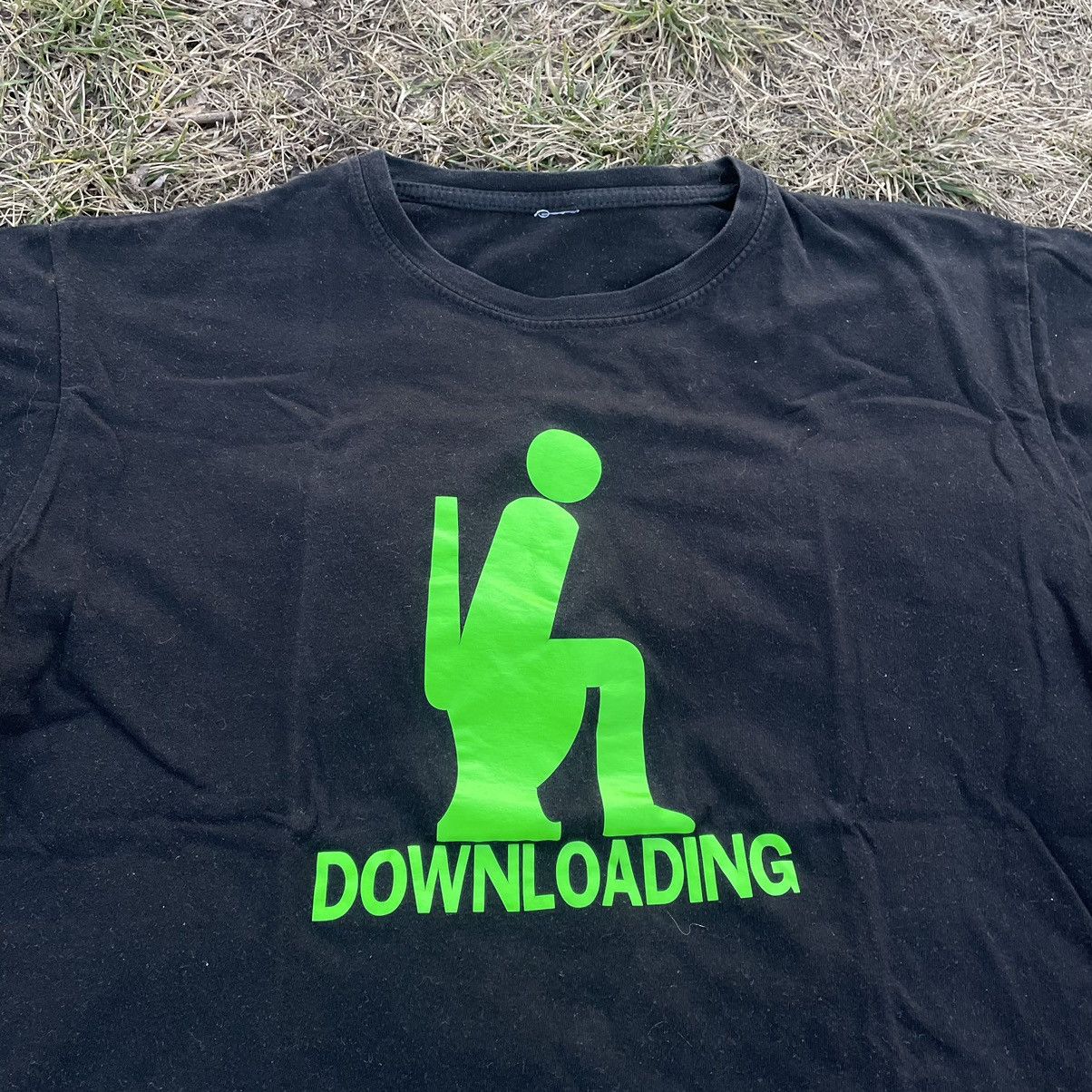 Vintage Vintage Y2K Neon Graphic Tee Downloading Logo Streetwear M Size US M / EU 48-50 / 2 - 5 Thumbnail